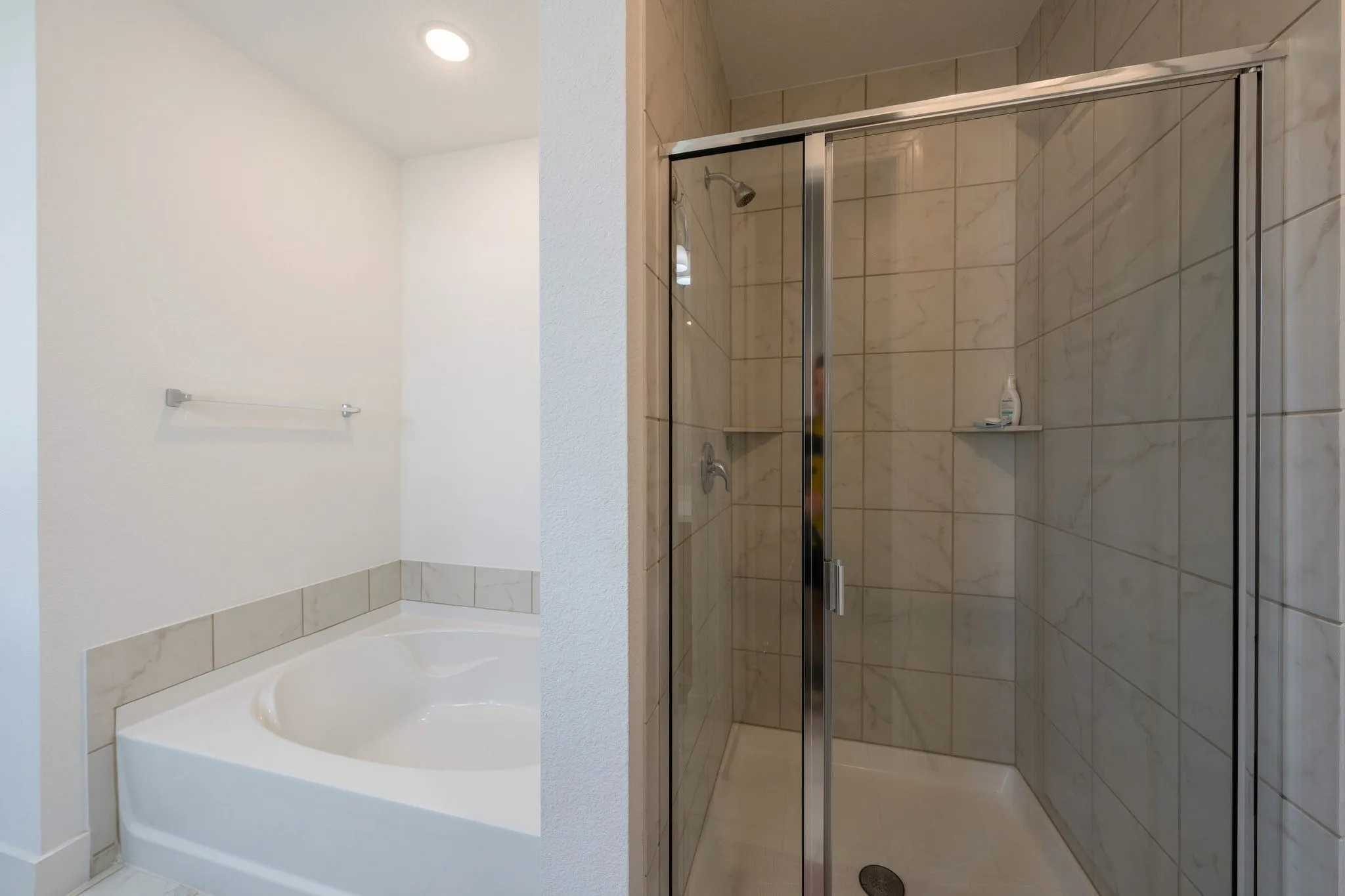 Single Family Residence For Rent in Rockwall County , 1913 Recioto Drive, Mclendon Chisholm, Texas 75032, 4 Bedroom, 3 Bathroom, 2 Garage spaces, 2,068 Sqft, built in 2019, mls#21400613, Real Estate Agent in Mclendon Chisholm, Homes For Rent in Rockwall county, Homes For Rent in Mclendon Chisholm, Realtor in Mclendon Chisholm Texas, Real Estate Brokerage Independent Realty Texas, Luminita Cordes Realtor