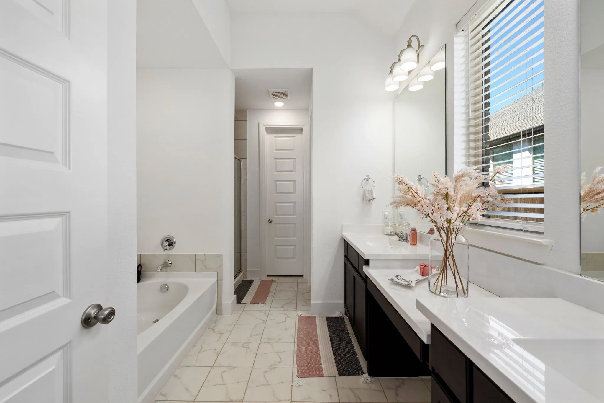 Single Family Residence For Rent in Rockwall County , 1913 Recioto Drive, Mclendon Chisholm, Texas 75032, 4 Bedroom, 3 Bathroom, 2 Garage spaces, 2,068 Sqft, built in 2019, mls#21400613, Real Estate Agent in Mclendon Chisholm, Homes For Rent in Rockwall county, Homes For Rent in Mclendon Chisholm, Realtor in Mclendon Chisholm Texas, Real Estate Brokerage Independent Realty Texas, Luminita Cordes Realtor