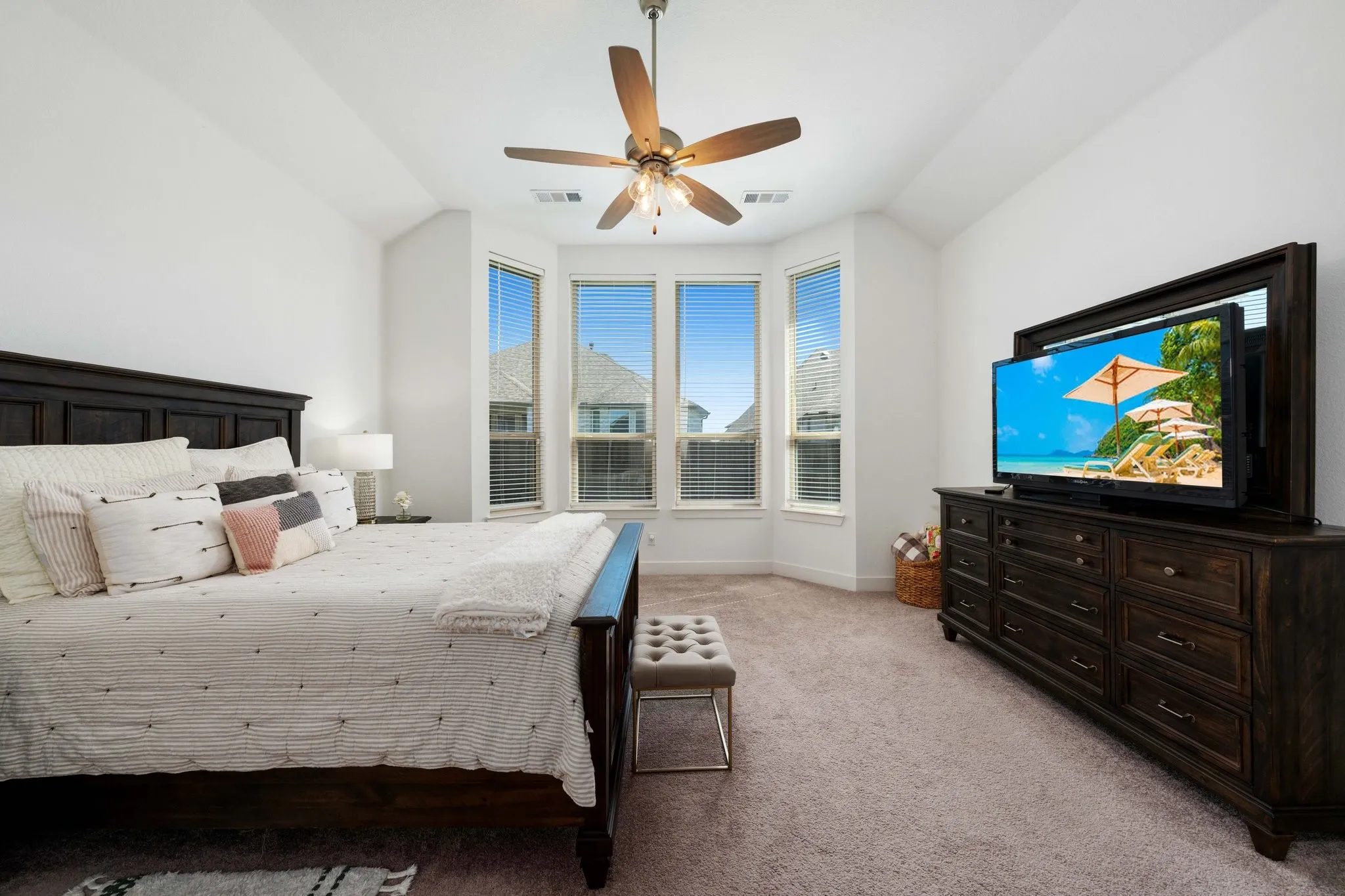 Single Family Residence For Rent in Rockwall County , 1913 Recioto Drive, Mclendon Chisholm, Texas 75032, 4 Bedroom, 3 Bathroom, 2 Garage spaces, 2,068 Sqft, built in 2019, mls#21400613, Real Estate Agent in Mclendon Chisholm, Homes For Rent in Rockwall county, Homes For Rent in Mclendon Chisholm, Realtor in Mclendon Chisholm Texas, Real Estate Brokerage Independent Realty Texas, Luminita Cordes Realtor