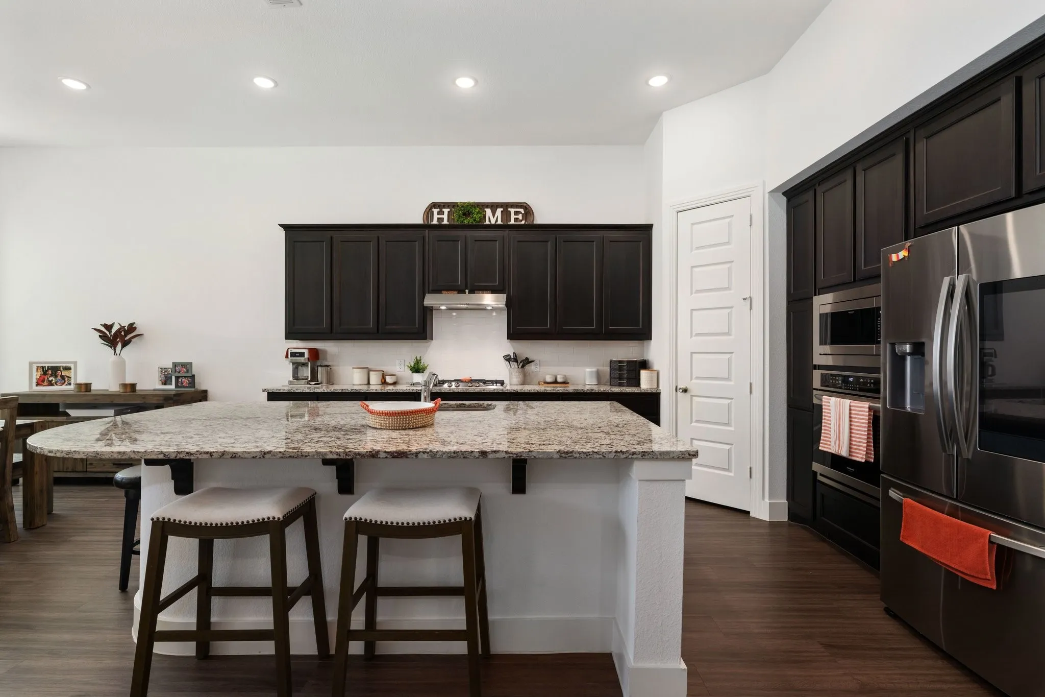 Single Family Residence For Rent in Rockwall County , 1913 Recioto Drive, Mclendon Chisholm, Texas 75032, 4 Bedroom, 3 Bathroom, 2 Garage spaces, 2,068 Sqft, built in 2019, mls#21400613, Real Estate Agent in Mclendon Chisholm, Homes For Rent in Rockwall county, Homes For Rent in Mclendon Chisholm, Realtor in Mclendon Chisholm Texas, Real Estate Brokerage Independent Realty Texas, Luminita Cordes Realtor