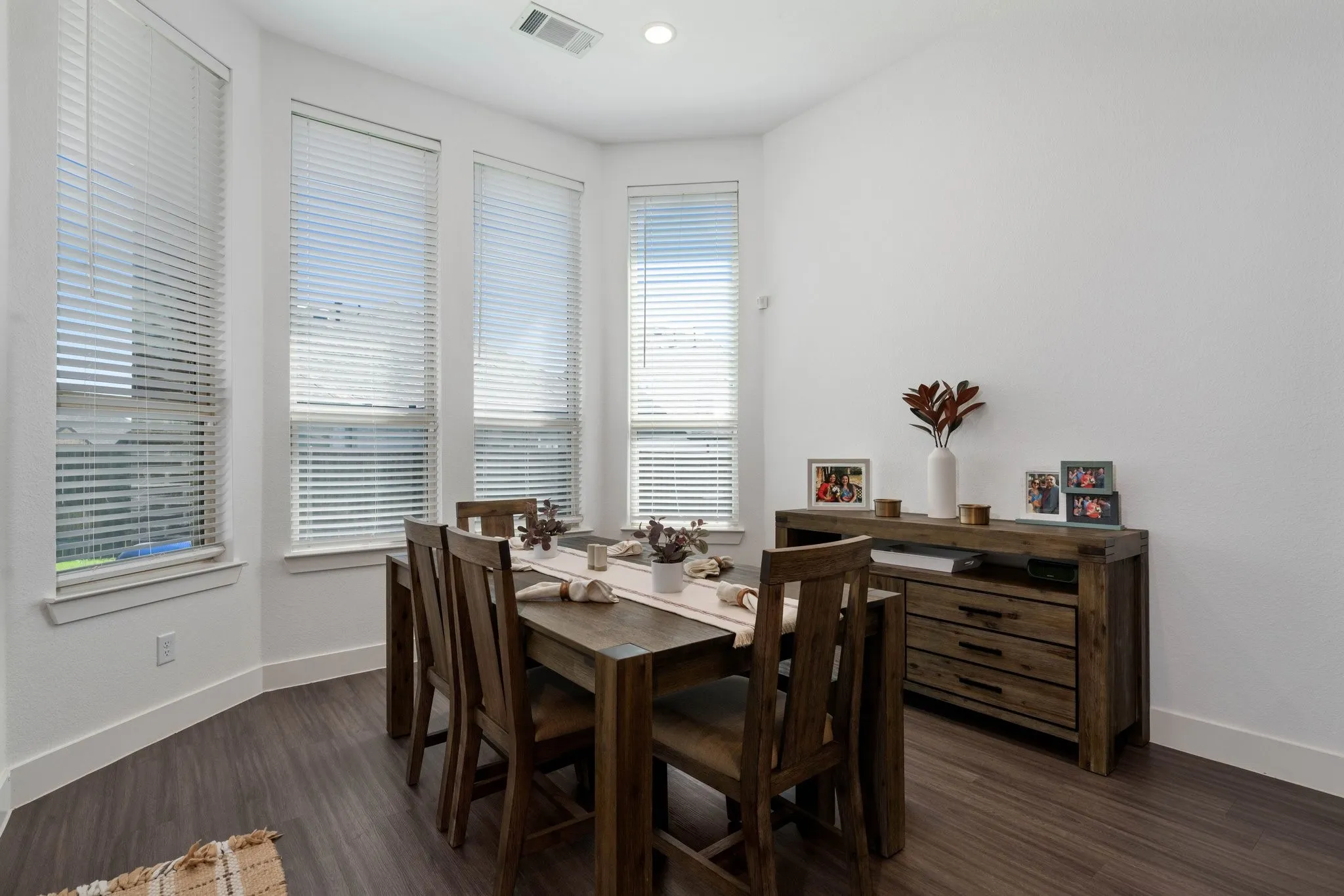 Single Family Residence For Rent in Rockwall County , 1913 Recioto Drive, Mclendon Chisholm, Texas 75032, 4 Bedroom, 3 Bathroom, 2 Garage spaces, 2,068 Sqft, built in 2019, mls#21400613, Real Estate Agent in Mclendon Chisholm, Homes For Rent in Rockwall county, Homes For Rent in Mclendon Chisholm, Realtor in Mclendon Chisholm Texas, Real Estate Brokerage Independent Realty Texas, Luminita Cordes Realtor