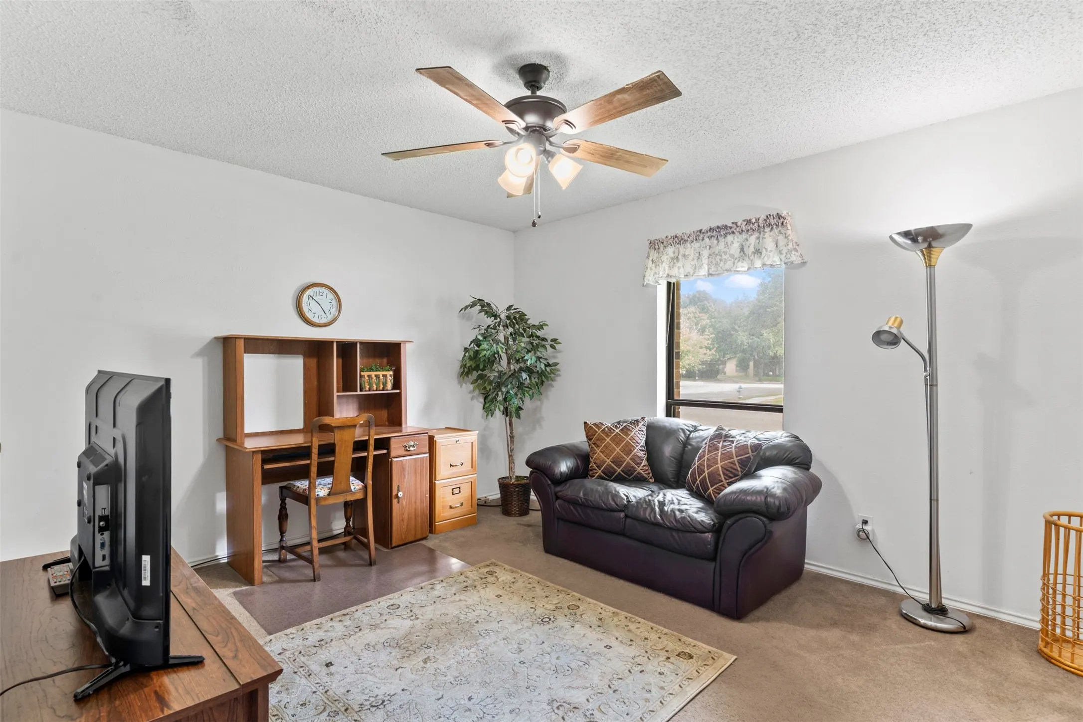 Single Family Residence For Sale in Denton County , 3212 Dunes Street, Denton, Texas 76209, 3 Bedroom, 2 Bathroom, 2 Garage spaces, 1,966 Sqft, built in 1982, mls#21400635, Real Estate Agent in Denton, Homes For Sale in Denton county, Homes For Sale in Denton, Realtor in Denton Texas, Real Estate Brokerage Independent Realty Texas, Luminita Cordes Realtor