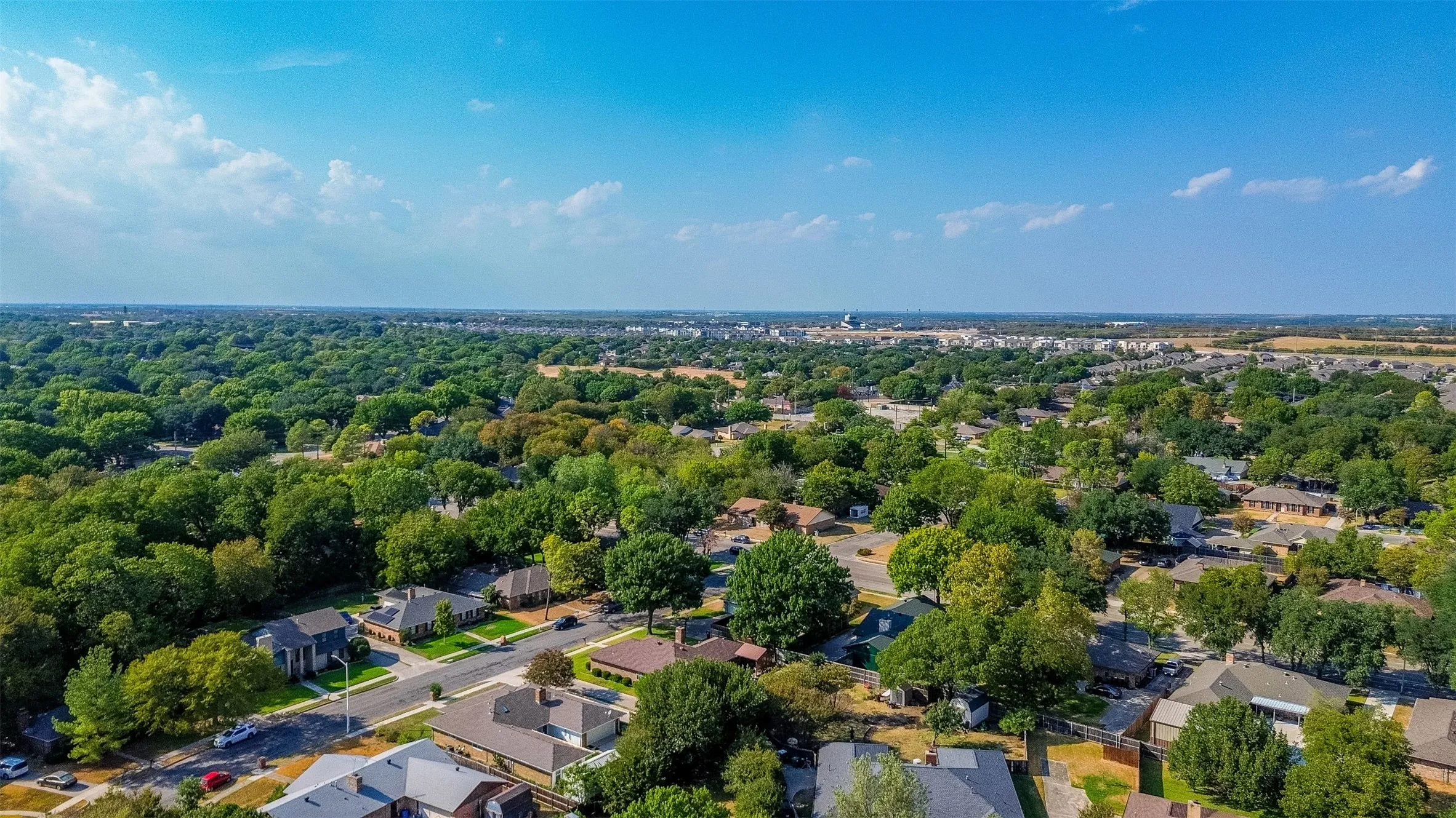 Single Family Residence For Sale in Denton County , 3212 Dunes Street, Denton, Texas 76209, 3 Bedroom, 2 Bathroom, 2 Garage spaces, 1,966 Sqft, built in 1982, mls#21400635, Real Estate Agent in Denton, Homes For Sale in Denton county, Homes For Sale in Denton, Realtor in Denton Texas, Real Estate Brokerage Independent Realty Texas, Luminita Cordes Realtor