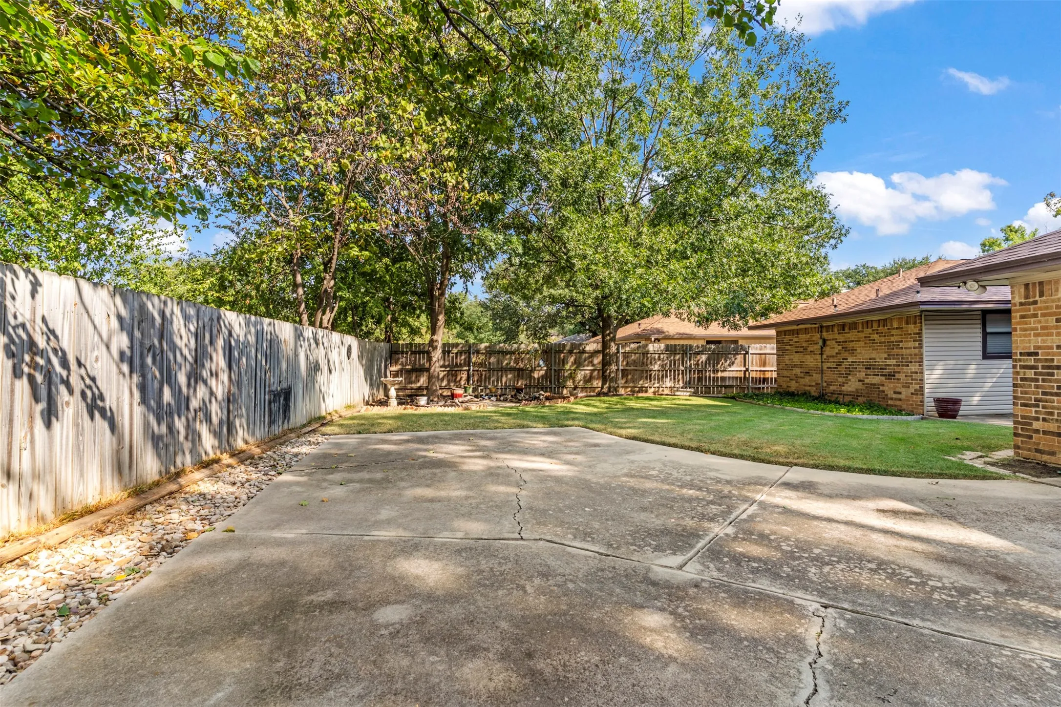 Single Family Residence For Sale in Denton County , 3212 Dunes Street, Denton, Texas 76209, 3 Bedroom, 2 Bathroom, 2 Garage spaces, 1,966 Sqft, built in 1982, mls#21400635, Real Estate Agent in Denton, Homes For Sale in Denton county, Homes For Sale in Denton, Realtor in Denton Texas, Real Estate Brokerage Independent Realty Texas, Luminita Cordes Realtor