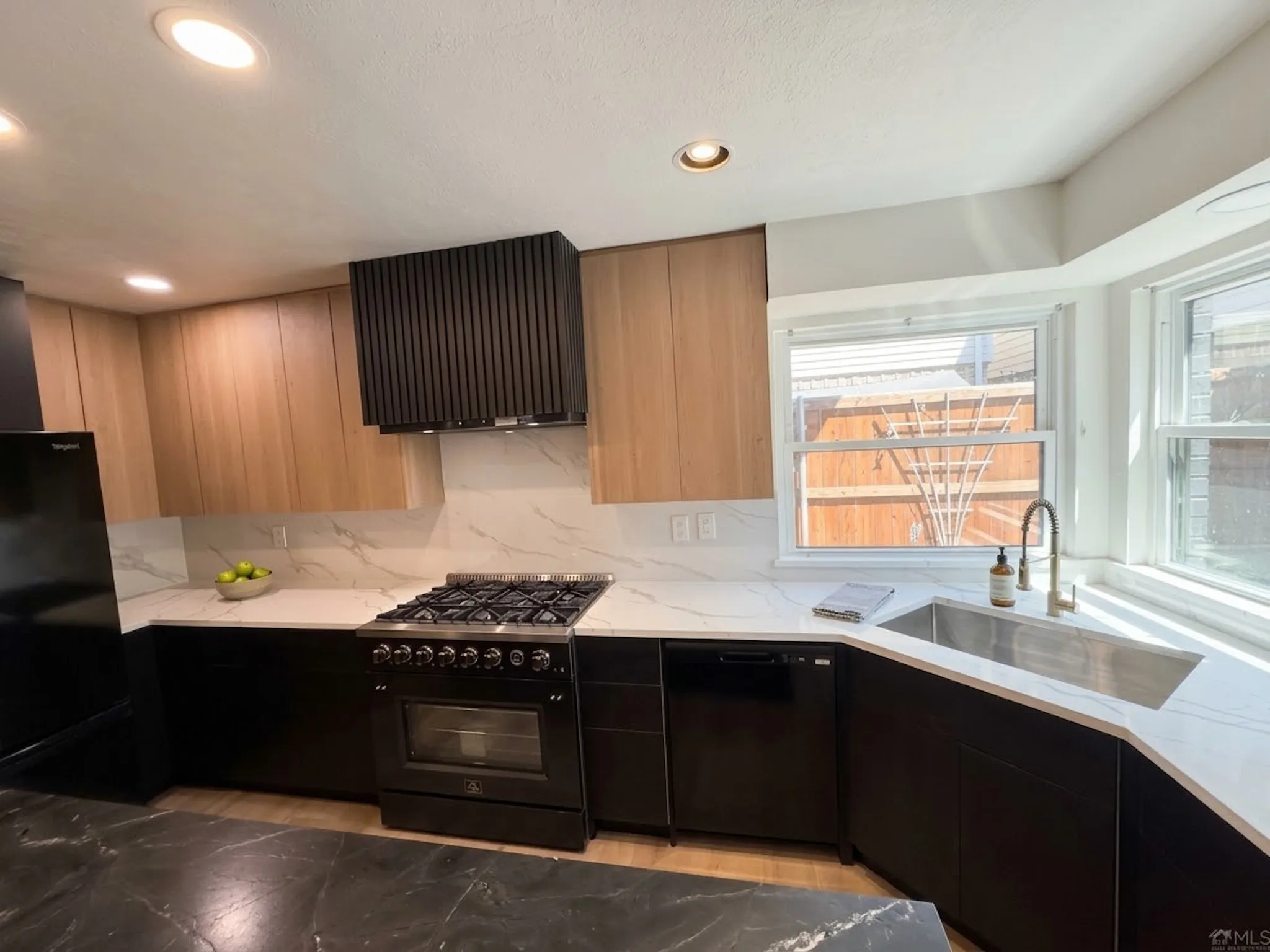 Single Family Residence For Rent in Dallas County , 820 Pavillion Street, Dallas, Texas 75204, 2 Bedroom, 3 Bathroom, 1 Garage spaces, 2,258 Sqft, built in 1980, mls#21397058, Real Estate Agent in Dallas, Homes For Rent in Dallas county, Homes For Rent in Dallas, Realtor in Dallas Texas, Real Estate Brokerage Independent Realty Texas, Luminita Cordes Realtor