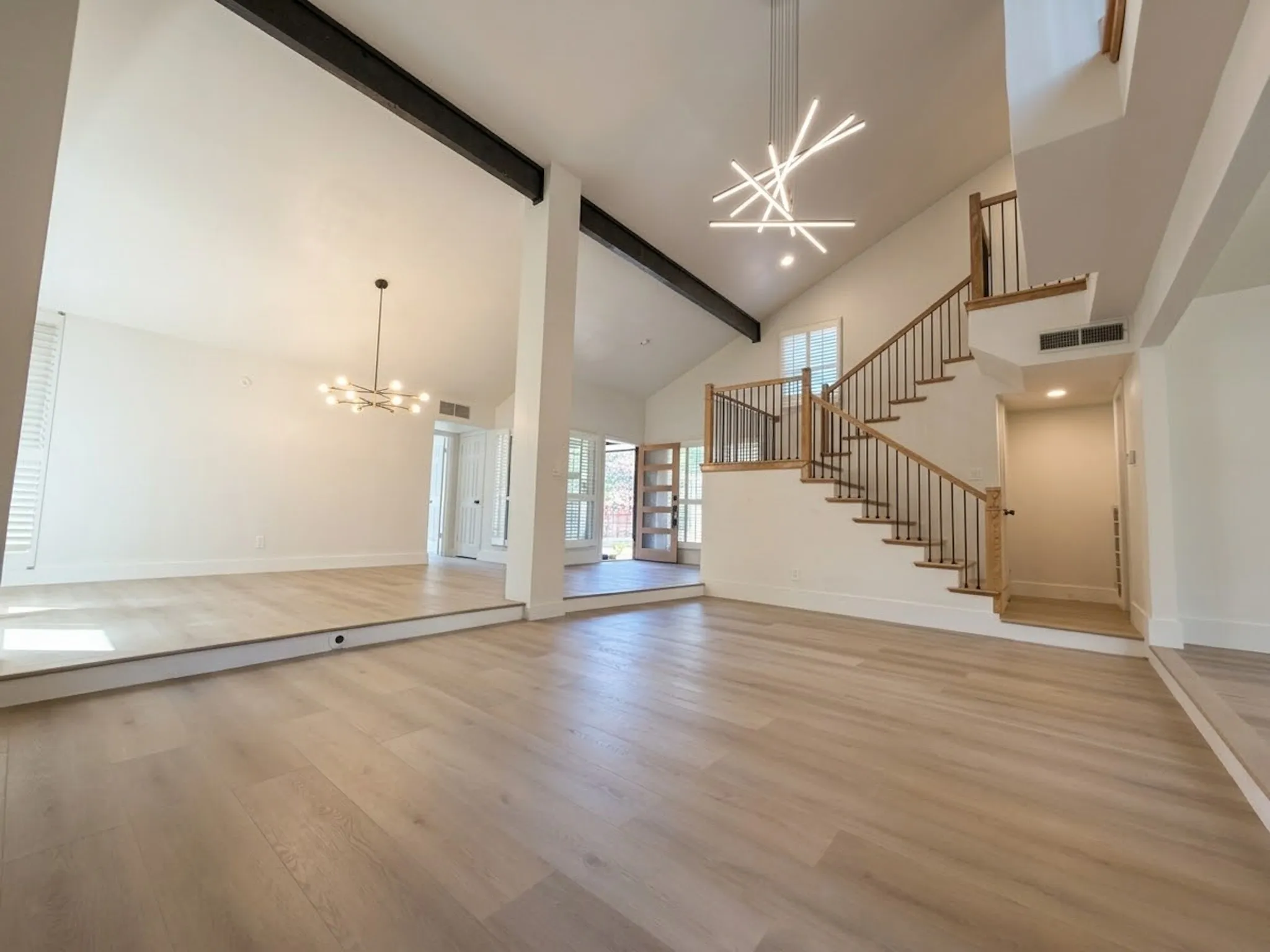 Single Family Residence For Rent in Dallas County , 820 Pavillion Street, Dallas, Texas 75204, 2 Bedroom, 3 Bathroom, 1 Garage spaces, 2,258 Sqft, built in 1980, mls#21397058, Real Estate Agent in Dallas, Homes For Rent in Dallas county, Homes For Rent in Dallas, Realtor in Dallas Texas, Real Estate Brokerage Independent Realty Texas, Luminita Cordes Realtor