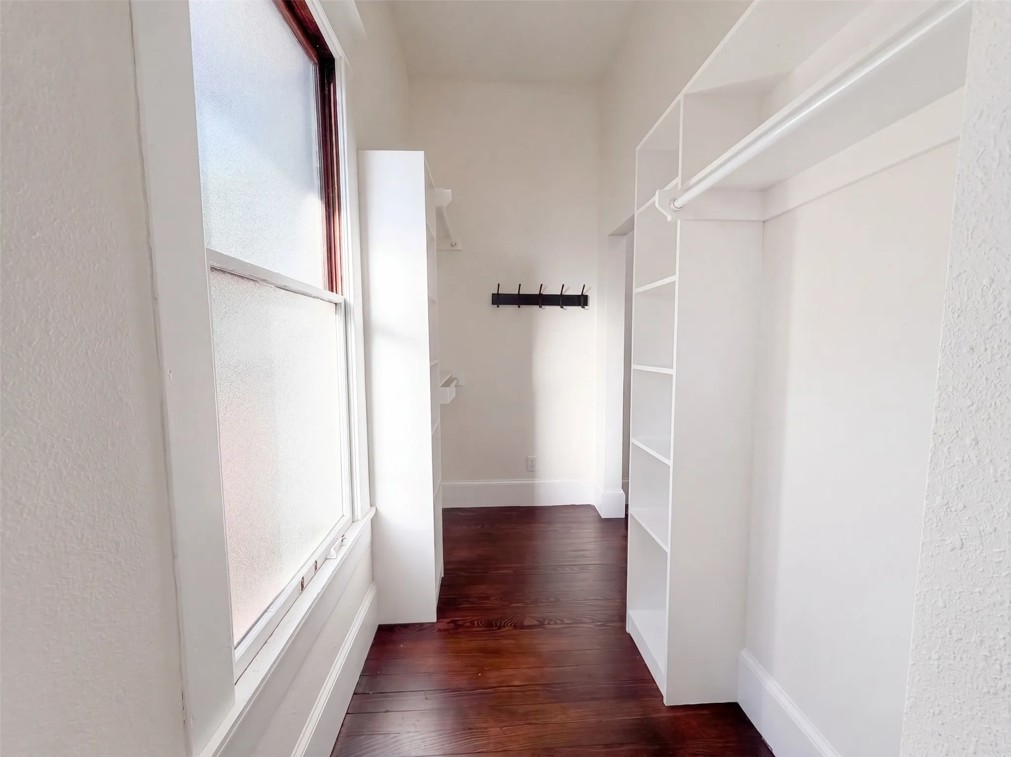 Single Family Residence For Sale in Grayson County , 712 S Crockett Street, Sherman, Texas 75090, 2 Bedroom, 2 Bathroom, Garage spaces, 1,412 Sqft, built in 1900, mls#21398746, Real Estate Agent in Sherman, Homes For Sale in Grayson county, Homes For Sale in Sherman, Realtor in Sherman Texas, Real Estate Brokerage Independent Realty Texas, Luminita Cordes Realtor