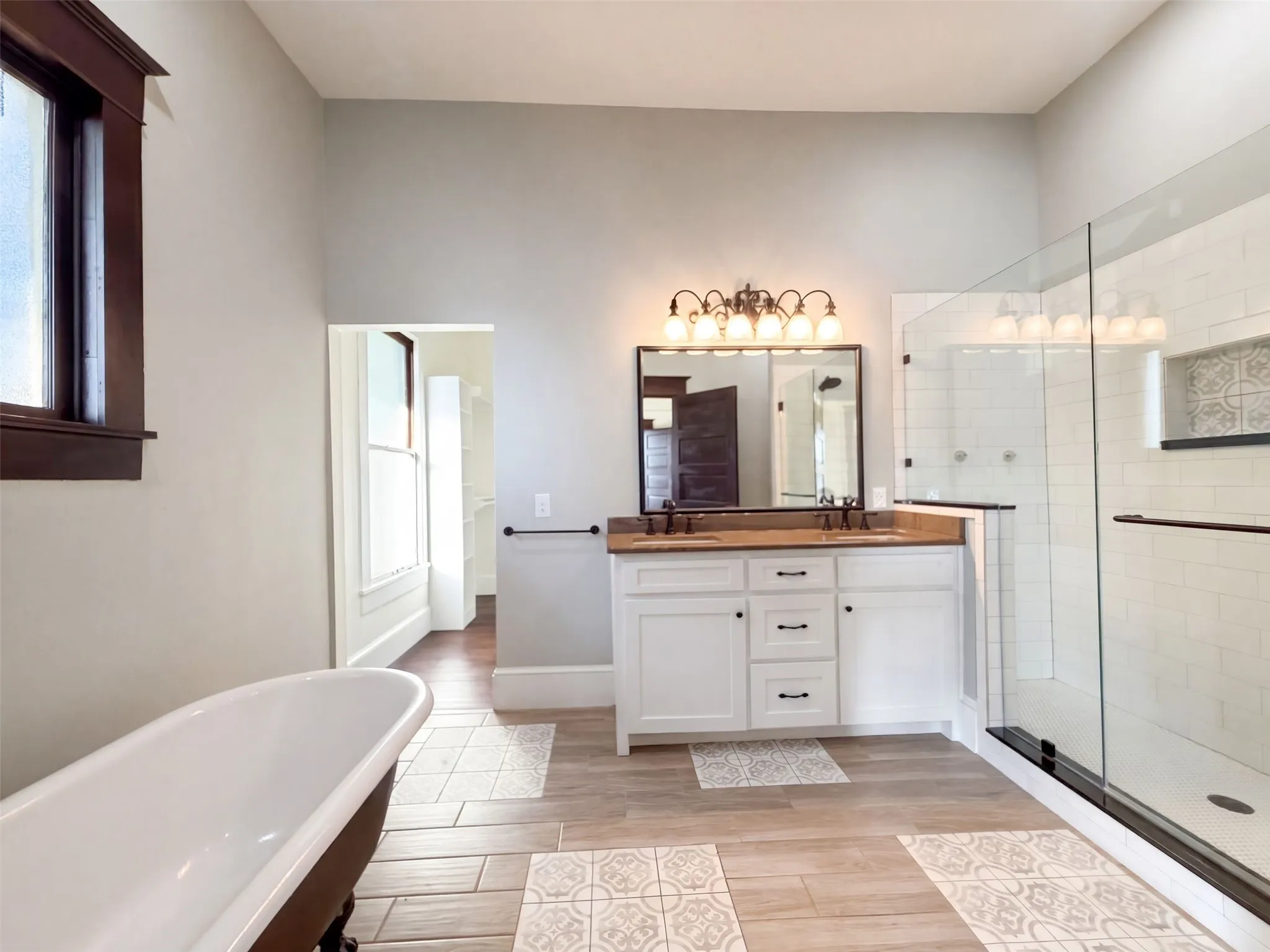 Single Family Residence For Sale in Grayson County , 712 S Crockett Street, Sherman, Texas 75090, 2 Bedroom, 2 Bathroom, Garage spaces, 1,412 Sqft, built in 1900, mls#21398746, Real Estate Agent in Sherman, Homes For Sale in Grayson county, Homes For Sale in Sherman, Realtor in Sherman Texas, Real Estate Brokerage Independent Realty Texas, Luminita Cordes Realtor