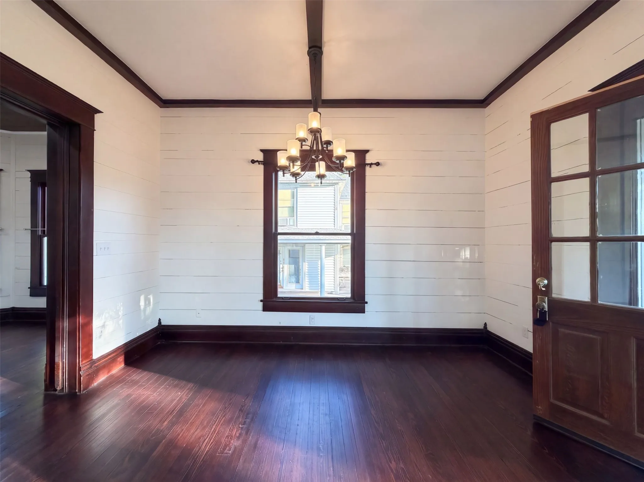 Single Family Residence For Sale in Grayson County , 712 S Crockett Street, Sherman, Texas 75090, 2 Bedroom, 2 Bathroom, Garage spaces, 1,412 Sqft, built in 1900, mls#21398746, Real Estate Agent in Sherman, Homes For Sale in Grayson county, Homes For Sale in Sherman, Realtor in Sherman Texas, Real Estate Brokerage Independent Realty Texas, Luminita Cordes Realtor