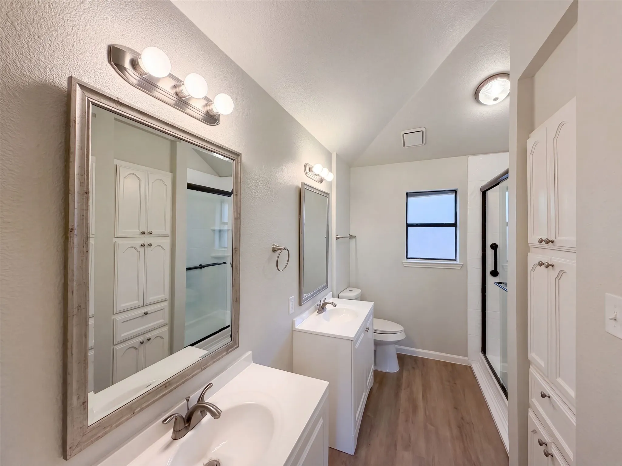 Single Family Residence For Sale in Denton County , 2812 Beverly Drive, Denton, Texas 76209, 3 Bedroom, 2 Bathroom, 2 Garage spaces, 1,372 Sqft, built in 1986, mls#21398423, Real Estate Agent in Denton, Homes For Sale in Denton county, Homes For Sale in Denton, Realtor in Denton Texas, Real Estate Brokerage Independent Realty Texas, Luminita Cordes Realtor