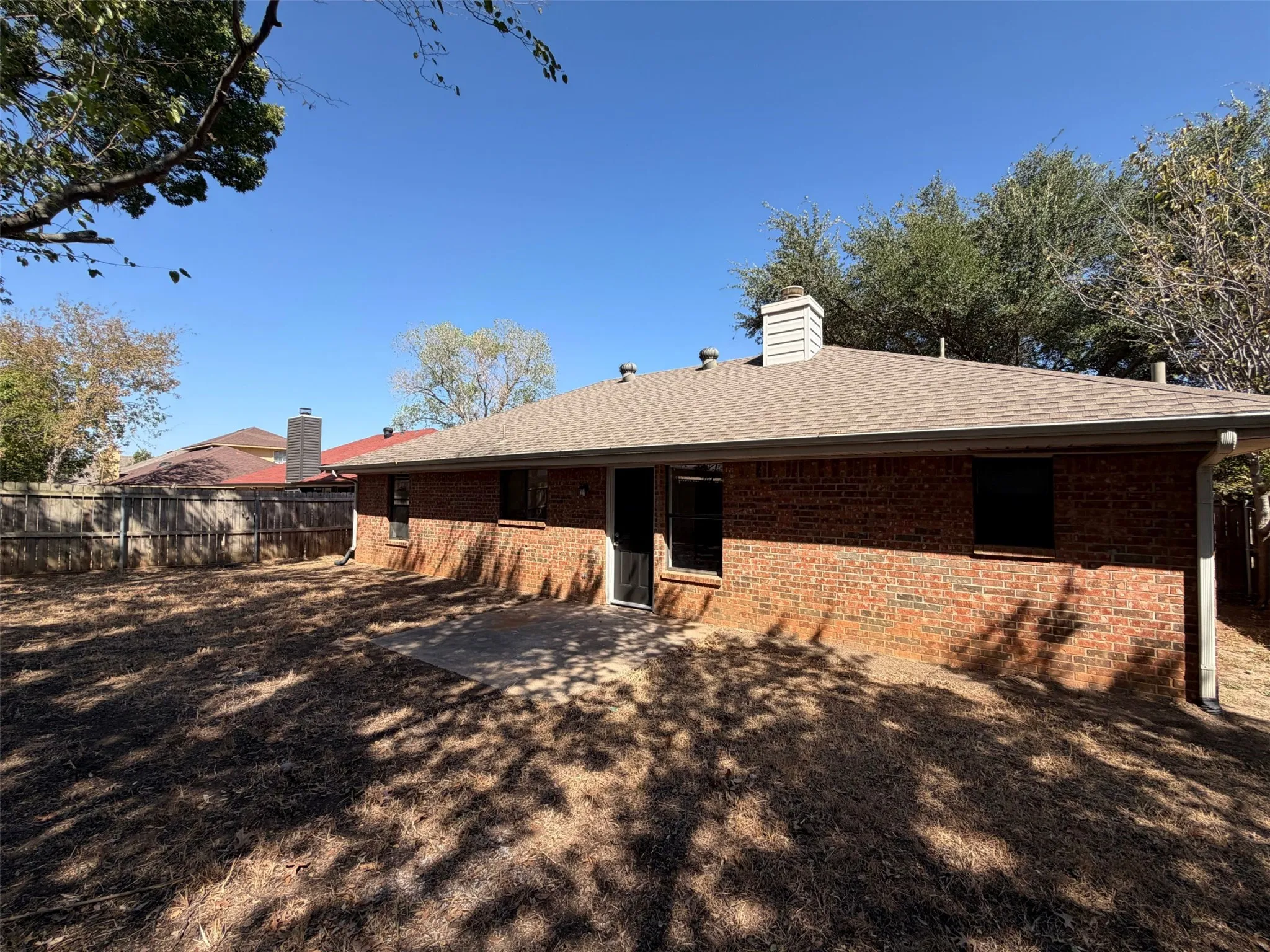 Single Family Residence For Sale in Denton County , 2812 Beverly Drive, Denton, Texas 76209, 3 Bedroom, 2 Bathroom, 2 Garage spaces, 1,372 Sqft, built in 1986, mls#21398423, Real Estate Agent in Denton, Homes For Sale in Denton county, Homes For Sale in Denton, Realtor in Denton Texas, Real Estate Brokerage Independent Realty Texas, Luminita Cordes Realtor