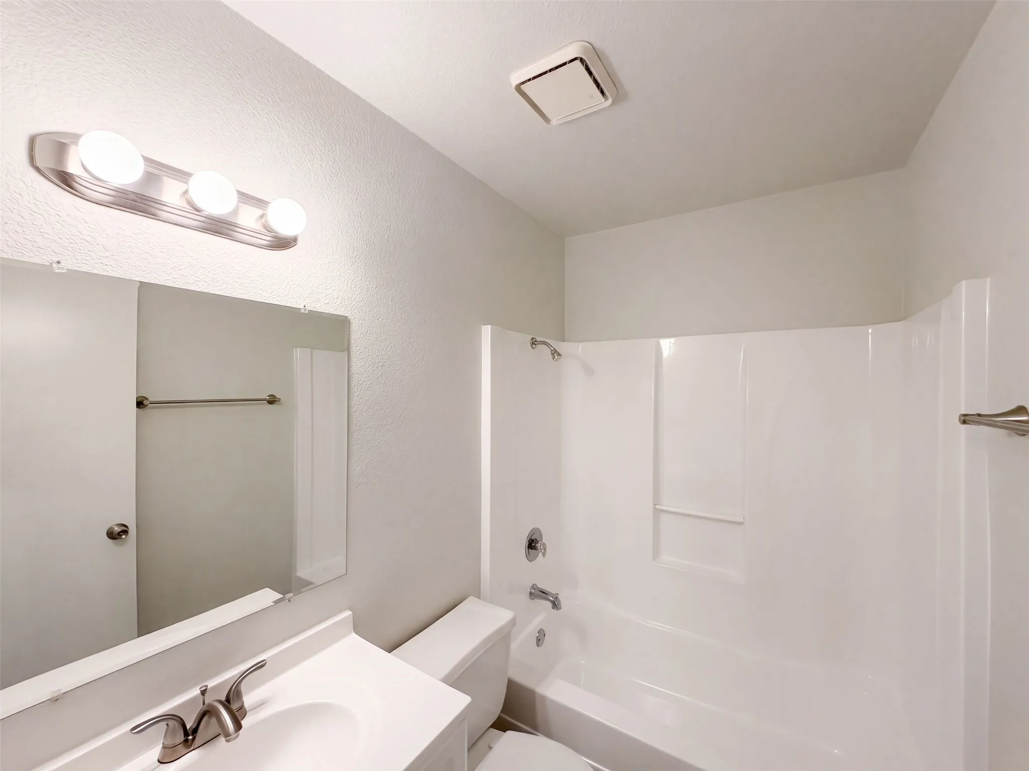 Single Family Residence For Sale in Denton County , 2812 Beverly Drive, Denton, Texas 76209, 3 Bedroom, 2 Bathroom, 2 Garage spaces, 1,372 Sqft, built in 1986, mls#21398423, Real Estate Agent in Denton, Homes For Sale in Denton county, Homes For Sale in Denton, Realtor in Denton Texas, Real Estate Brokerage Independent Realty Texas, Luminita Cordes Realtor