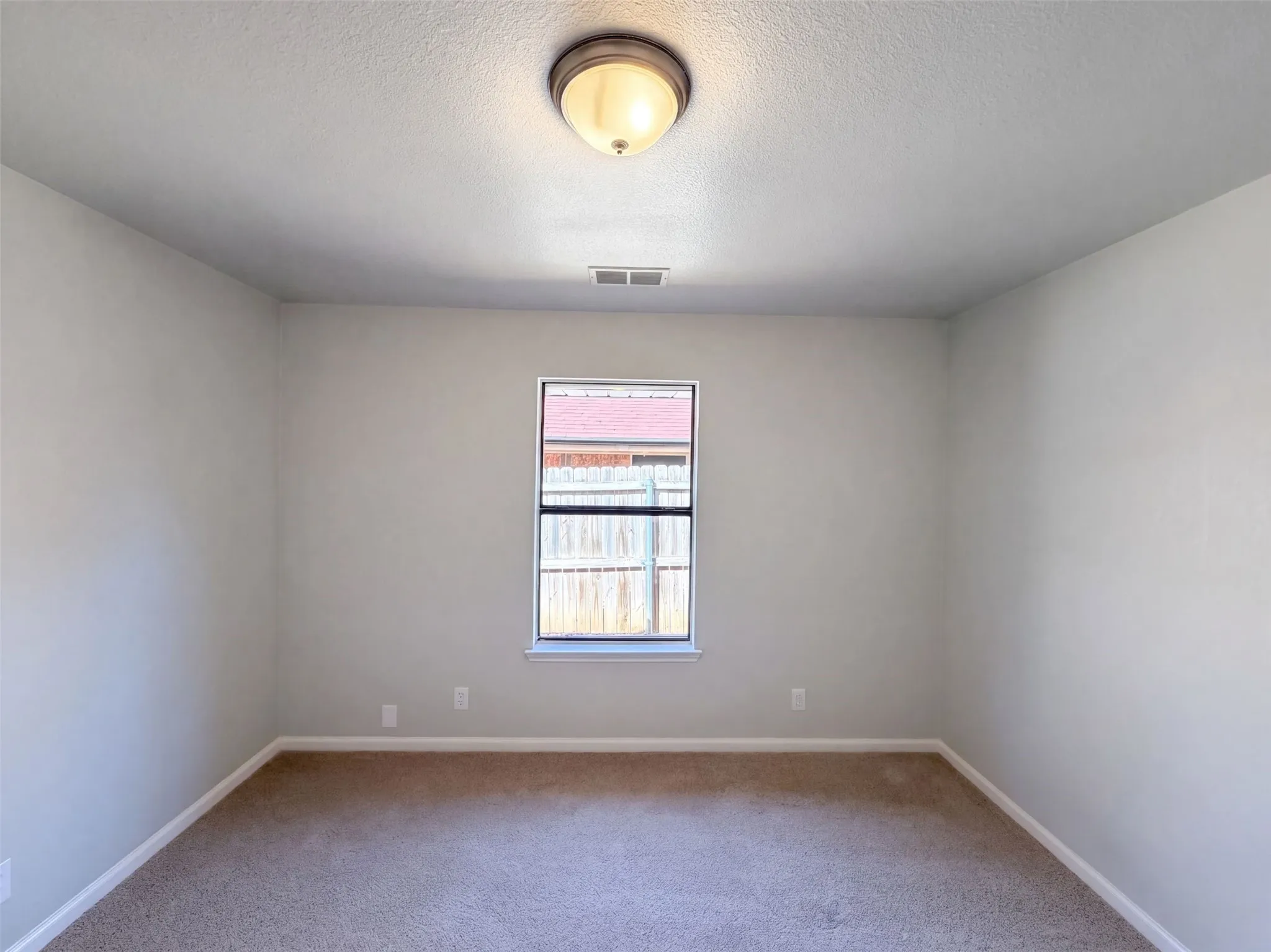 Single Family Residence For Sale in Denton County , 2812 Beverly Drive, Denton, Texas 76209, 3 Bedroom, 2 Bathroom, 2 Garage spaces, 1,372 Sqft, built in 1986, mls#21398423, Real Estate Agent in Denton, Homes For Sale in Denton county, Homes For Sale in Denton, Realtor in Denton Texas, Real Estate Brokerage Independent Realty Texas, Luminita Cordes Realtor