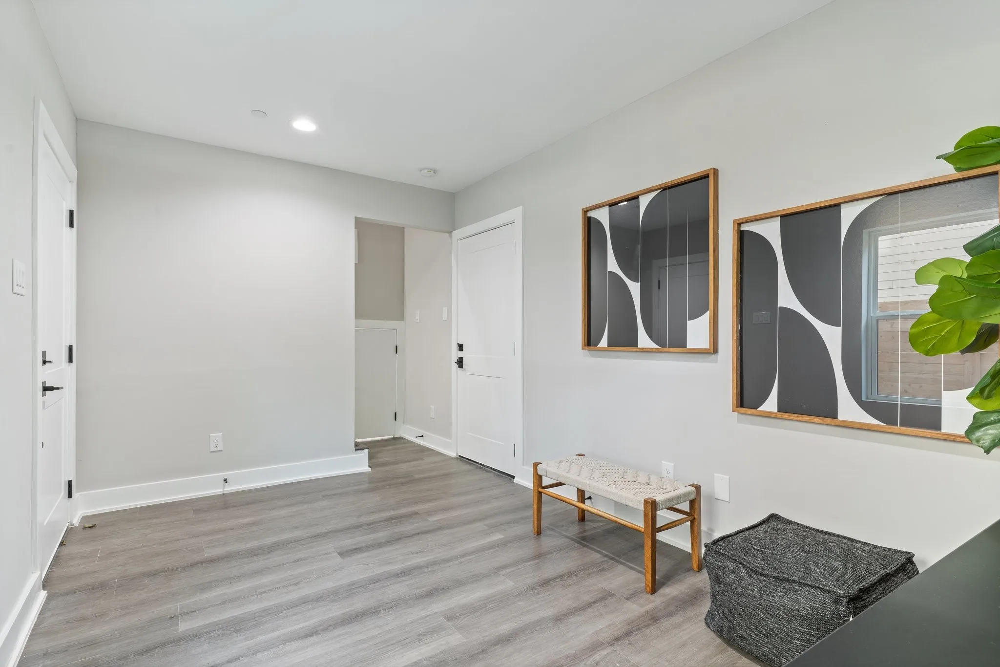 Townhouse For Rent in Dallas County , 5810 Hudson Street 104, Dallas, Texas 75206, 2 Bedroom, 3 Bathroom, 2 Garage spaces, 1,618 Sqft, built in 2022, mls#21400640, Real Estate Agent in Dallas, Homes For Rent in Dallas county, Homes For Rent in Dallas, Realtor in Dallas Texas, Real Estate Brokerage Independent Realty Texas, Luminita Cordes Realtor