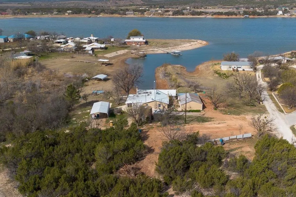 Single Family Residence For Sale in Nolan County , 365 County Road 252, Sweetwater, Texas 79556, 3 Bedroom, 2 Bathroom, Garage spaces, 2,330 Sqft, built in 1980, mls#21400642, Real Estate Agent in Sweetwater, Homes For Sale in Nolan county, Homes For Sale in Sweetwater, Realtor in Sweetwater Texas, Real Estate Brokerage Independent Realty Texas, Luminita Cordes Realtor