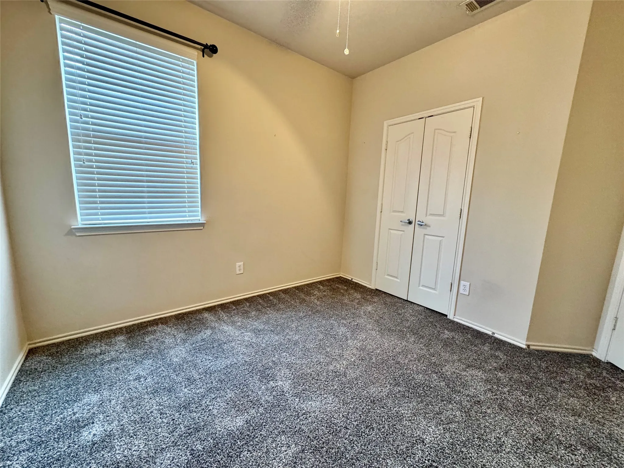 Single Family Residence For Sale in Tarrant County , 504 Winbridge Lane, Fort Worth, Texas 76052, 3 Bedroom, 2 Bathroom, 2 Garage spaces, 1,598 Sqft, built in 2005, mls#21400624, Real Estate Agent in Fort Worth, Homes For Sale in Tarrant county, Homes For Sale in Fort Worth, Realtor in Fort Worth Texas, Real Estate Brokerage Independent Realty Texas, Luminita Cordes Realtor