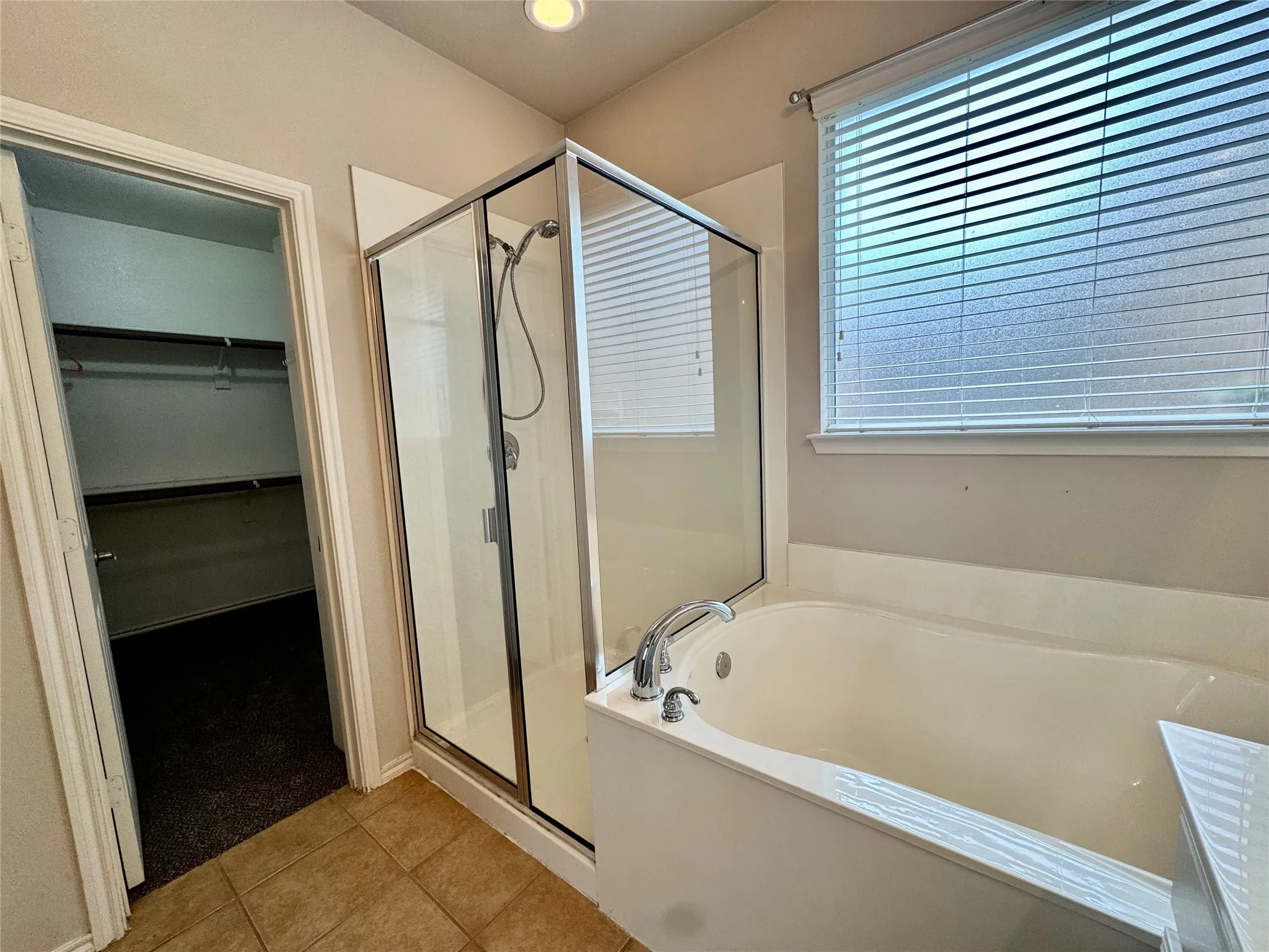 Single Family Residence For Sale in Tarrant County , 504 Winbridge Lane, Fort Worth, Texas 76052, 3 Bedroom, 2 Bathroom, 2 Garage spaces, 1,598 Sqft, built in 2005, mls#21400624, Real Estate Agent in Fort Worth, Homes For Sale in Tarrant county, Homes For Sale in Fort Worth, Realtor in Fort Worth Texas, Real Estate Brokerage Independent Realty Texas, Luminita Cordes Realtor