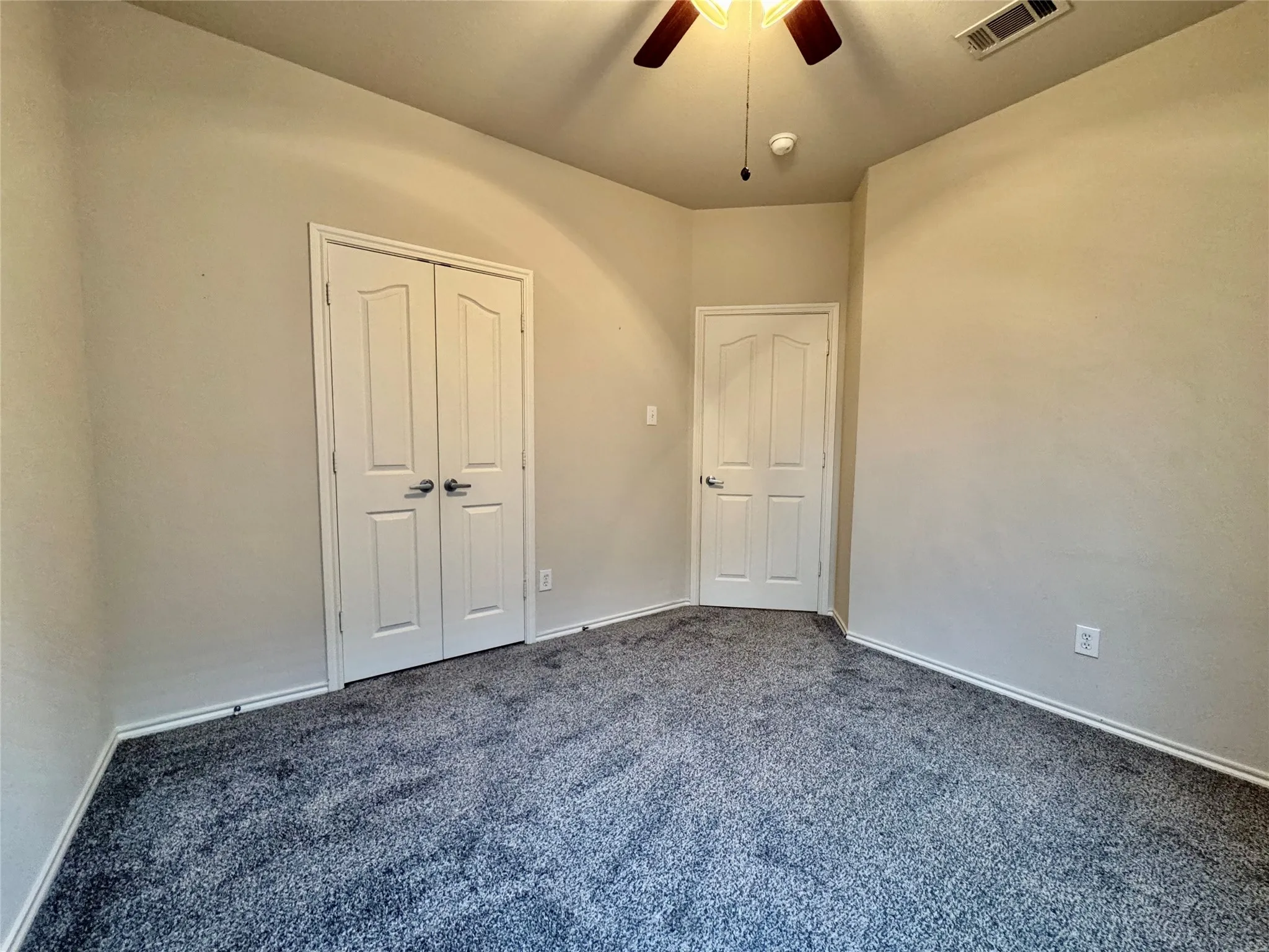 Single Family Residence For Sale in Tarrant County , 504 Winbridge Lane, Fort Worth, Texas 76052, 3 Bedroom, 2 Bathroom, 2 Garage spaces, 1,598 Sqft, built in 2005, mls#21400624, Real Estate Agent in Fort Worth, Homes For Sale in Tarrant county, Homes For Sale in Fort Worth, Realtor in Fort Worth Texas, Real Estate Brokerage Independent Realty Texas, Luminita Cordes Realtor