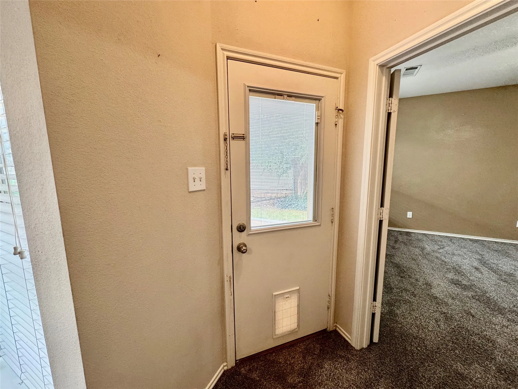 Single Family Residence For Sale in Tarrant County , 504 Winbridge Lane, Fort Worth, Texas 76052, 3 Bedroom, 2 Bathroom, 2 Garage spaces, 1,598 Sqft, built in 2005, mls#21400624, Real Estate Agent in Fort Worth, Homes For Sale in Tarrant county, Homes For Sale in Fort Worth, Realtor in Fort Worth Texas, Real Estate Brokerage Independent Realty Texas, Luminita Cordes Realtor