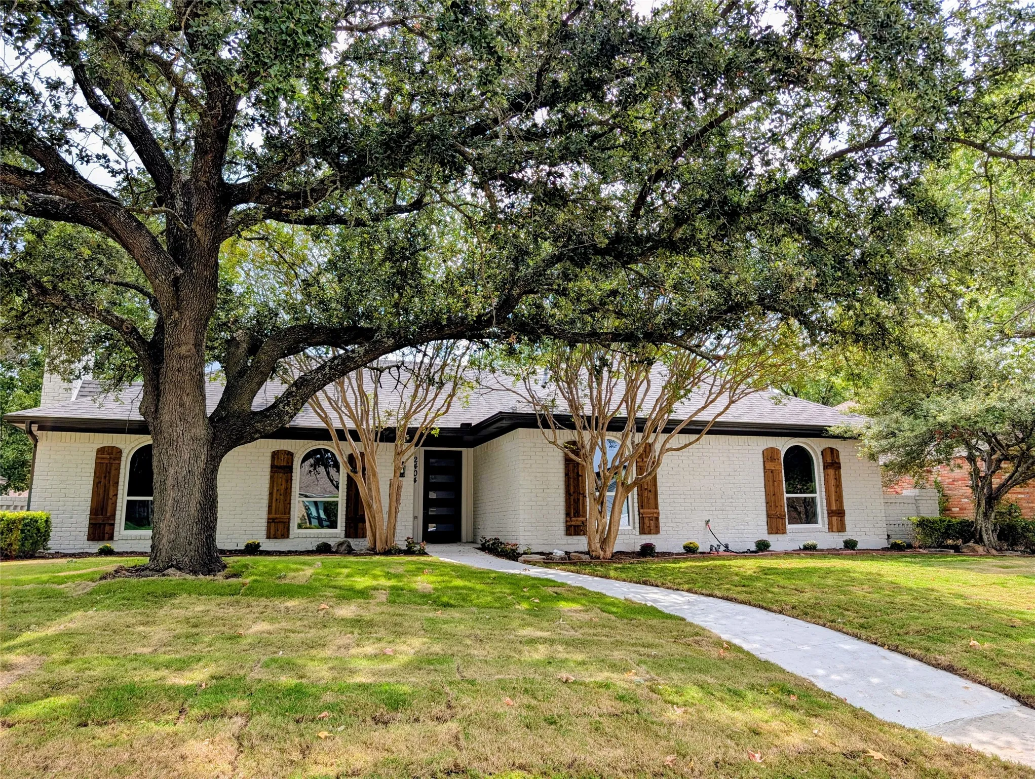 Single Family Residence For Sale in Collin County , 2404 Glen Forest Lane, Plano, Texas 75023, 3 Bedroom, 2 Bathroom, 2 Garage spaces, 1,635 Sqft, built in 1976, mls#21400653, Real Estate Agent in Plano, Homes For Sale in Collin county, Homes For Sale in Plano, Realtor in Plano Texas, Real Estate Brokerage Independent Realty Texas, Luminita Cordes Realtor