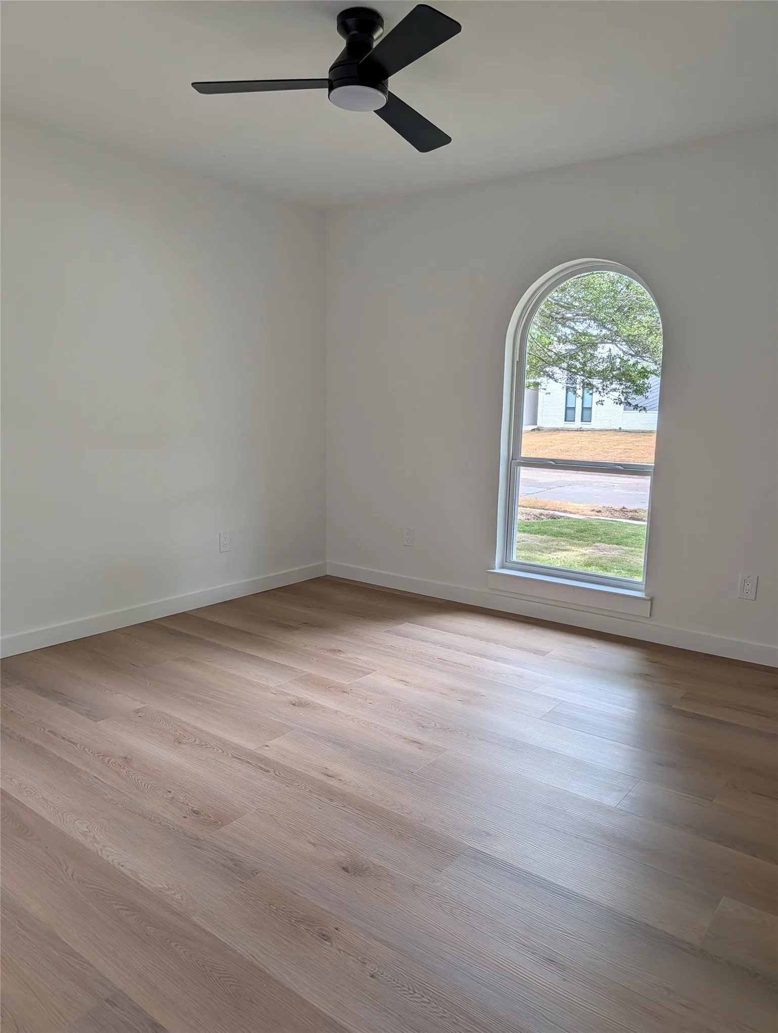 Single Family Residence For Sale in Collin County , 2404 Glen Forest Lane, Plano, Texas 75023, 3 Bedroom, 2 Bathroom, 2 Garage spaces, 1,635 Sqft, built in 1976, mls#21400653, Real Estate Agent in Plano, Homes For Sale in Collin county, Homes For Sale in Plano, Realtor in Plano Texas, Real Estate Brokerage Independent Realty Texas, Luminita Cordes Realtor
