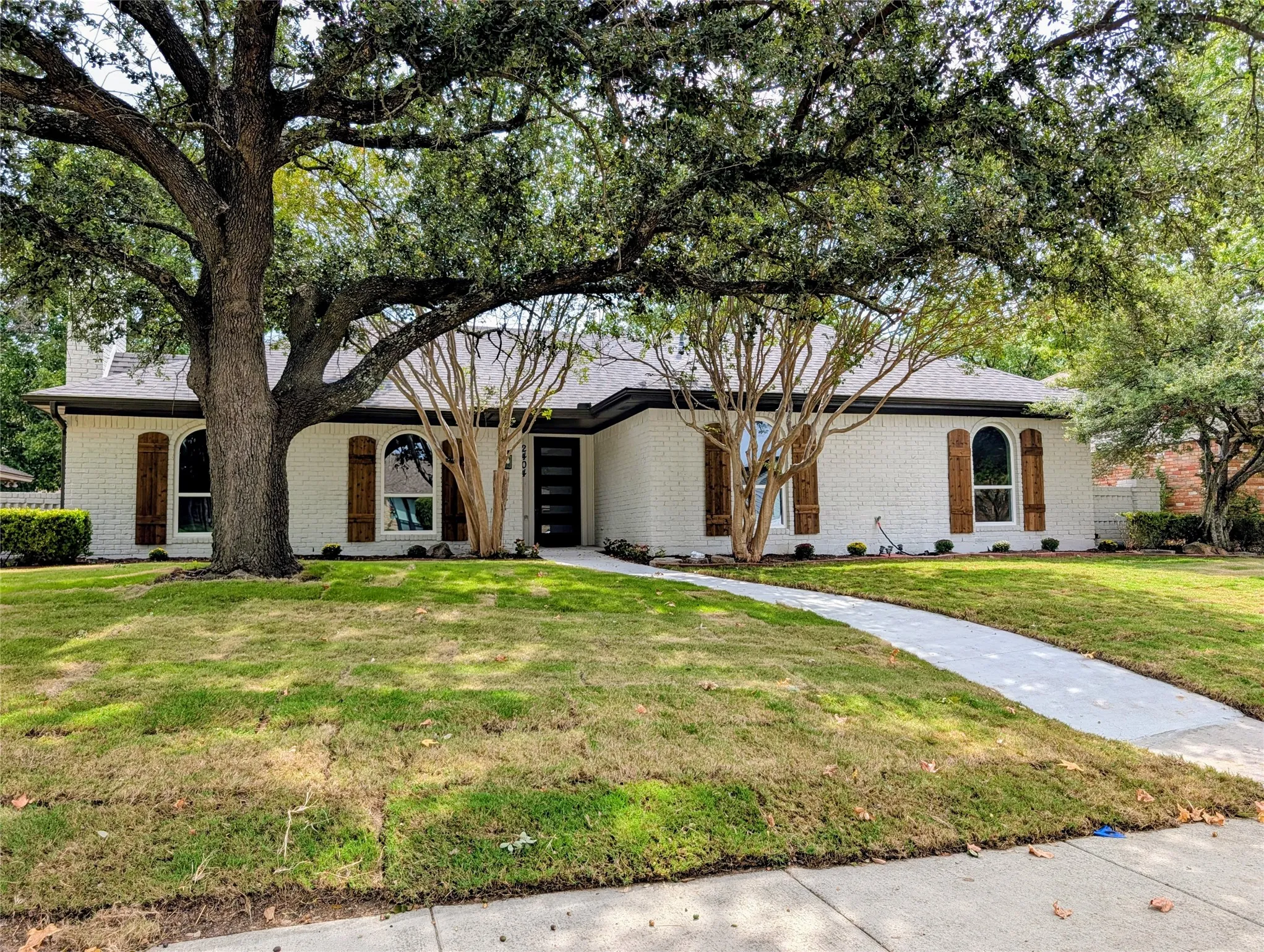 Single Family Residence For Sale in Collin County , 2404 Glen Forest Lane, Plano, Texas 75023, 3 Bedroom, 2 Bathroom, 2 Garage spaces, 1,635 Sqft, built in 1976, mls#21400653, Real Estate Agent in Plano, Homes For Sale in Collin county, Homes For Sale in Plano, Realtor in Plano Texas, Real Estate Brokerage Independent Realty Texas, Luminita Cordes Realtor