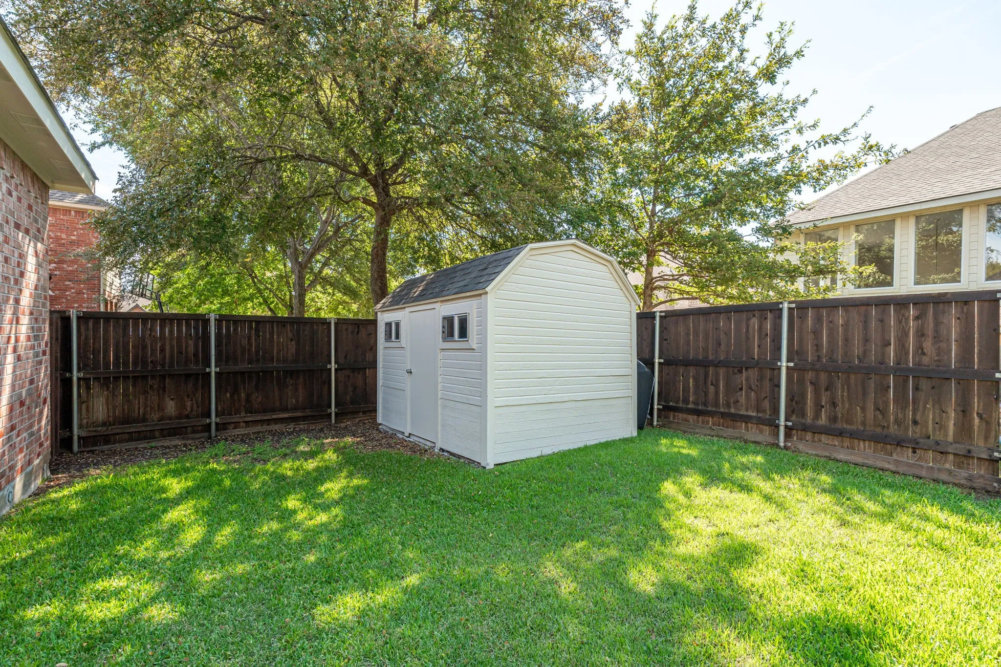 Shed conveys