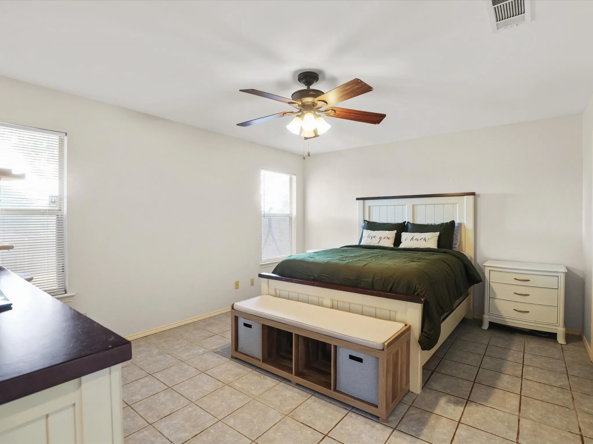 Single Family Residence For Sale in Tarrant County , 709 Basset Locke Drive, Fort Worth, Texas 76108, 3 Bedroom, 2 Bathroom, 2 Garage spaces, 1,115 Sqft, built in 1989, mls#21398392, Real Estate Agent in Fort Worth, Homes For Sale in Tarrant county, Homes For Sale in Fort Worth, Realtor in Fort Worth Texas, Real Estate Brokerage Independent Realty Texas, Luminita Cordes Realtor