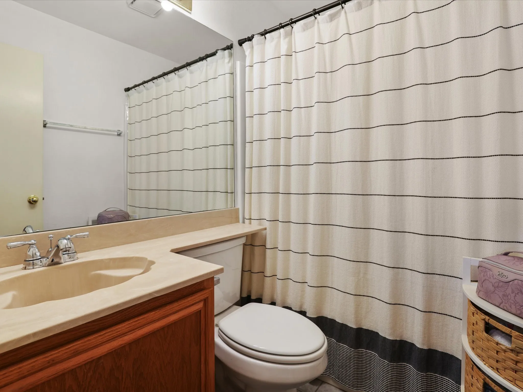 Single Family Residence For Sale in Tarrant County , 709 Basset Locke Drive, Fort Worth, Texas 76108, 3 Bedroom, 2 Bathroom, 2 Garage spaces, 1,115 Sqft, built in 1989, mls#21398392, Real Estate Agent in Fort Worth, Homes For Sale in Tarrant county, Homes For Sale in Fort Worth, Realtor in Fort Worth Texas, Real Estate Brokerage Independent Realty Texas, Luminita Cordes Realtor
