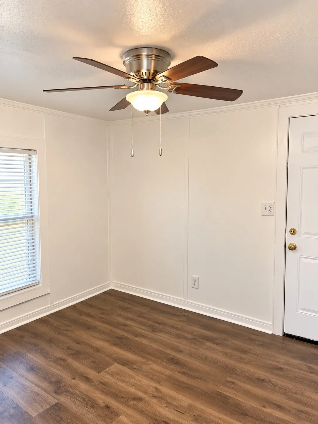 Single Family Residence For Rent in Tarrant County , 5505 Kilpatrick Avenue, Fort Worth, Texas 76107, 3 Bedroom, 1 Bathroom, Garage spaces, 816 Sqft, built in 1945, mls#21400667, Real Estate Agent in Fort Worth, Homes For Rent in Tarrant county, Homes For Rent in Fort Worth, Realtor in Fort Worth Texas, Real Estate Brokerage Independent Realty Texas, Luminita Cordes Realtor