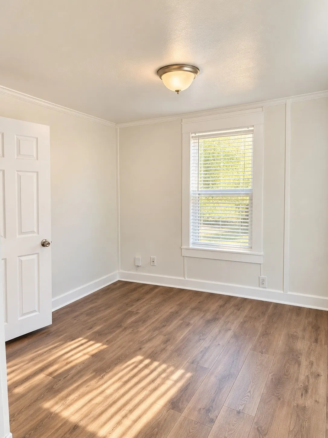 Single Family Residence For Rent in Tarrant County , 5505 Kilpatrick Avenue, Fort Worth, Texas 76107, 3 Bedroom, 1 Bathroom, Garage spaces, 816 Sqft, built in 1945, mls#21400667, Real Estate Agent in Fort Worth, Homes For Rent in Tarrant county, Homes For Rent in Fort Worth, Realtor in Fort Worth Texas, Real Estate Brokerage Independent Realty Texas, Luminita Cordes Realtor