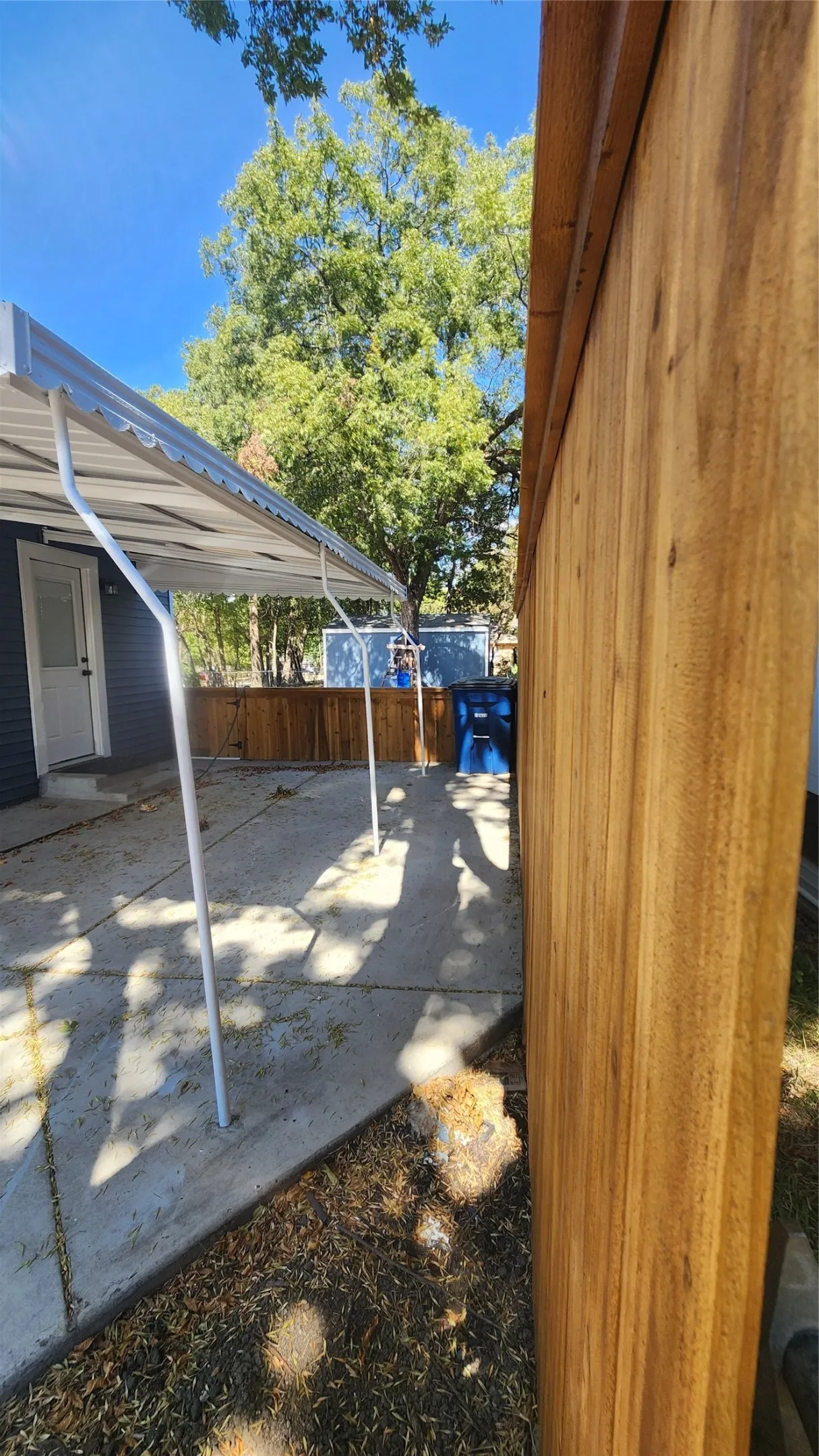 Single Family Residence For Sale in Ellis County , 608 W Baldridge Street, Ennis, Texas 75119, 2 Bedroom, 1 Bathroom, Garage spaces, 964 Sqft, built in 1950, mls#21400668, Real Estate Agent in Ennis, Homes For Sale in Ellis county, Homes For Sale in Ennis, Realtor in Ennis Texas, Real Estate Brokerage Independent Realty Texas, Luminita Cordes Realtor