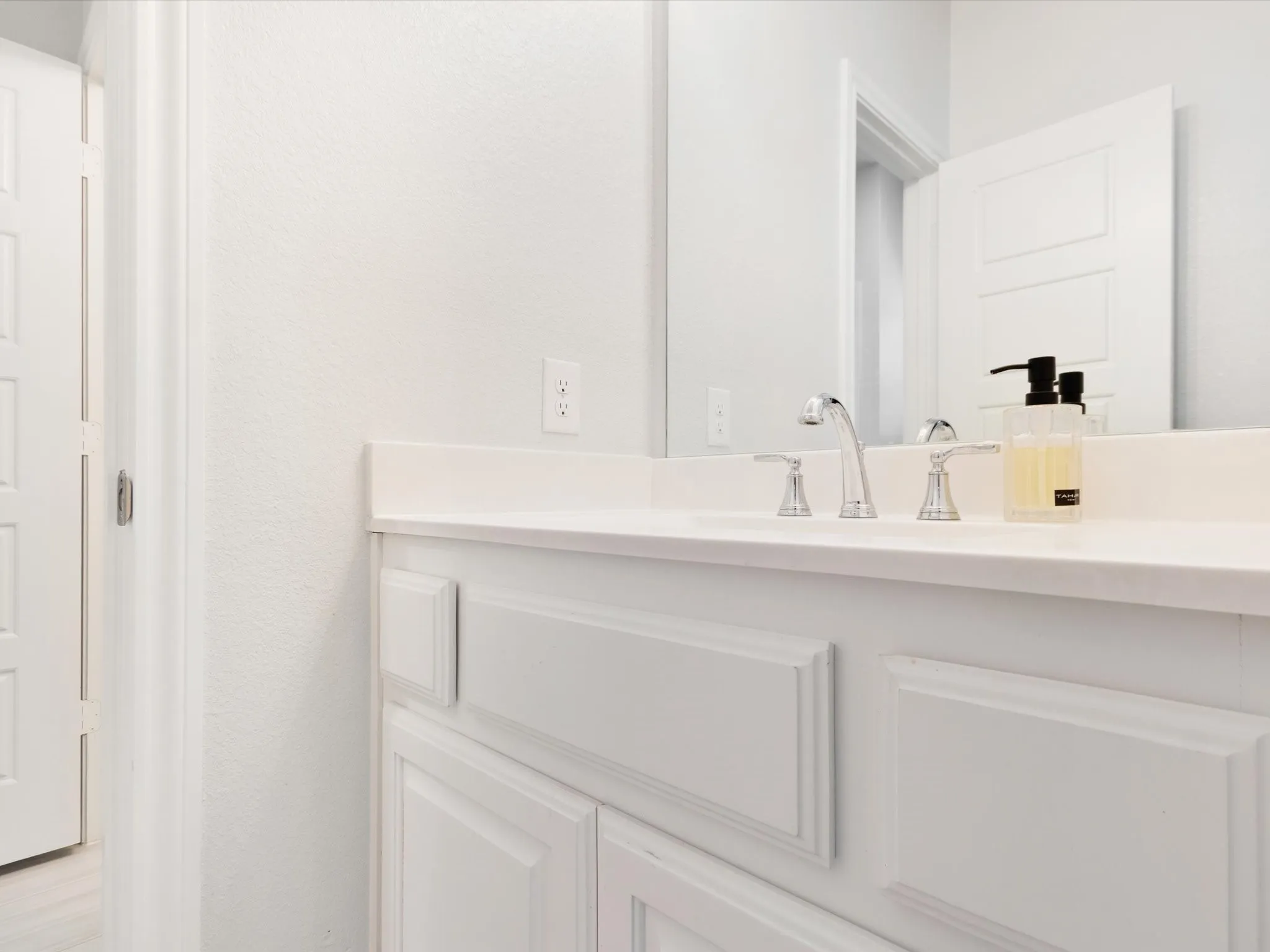 Dual Access Bath: 2nd Floor