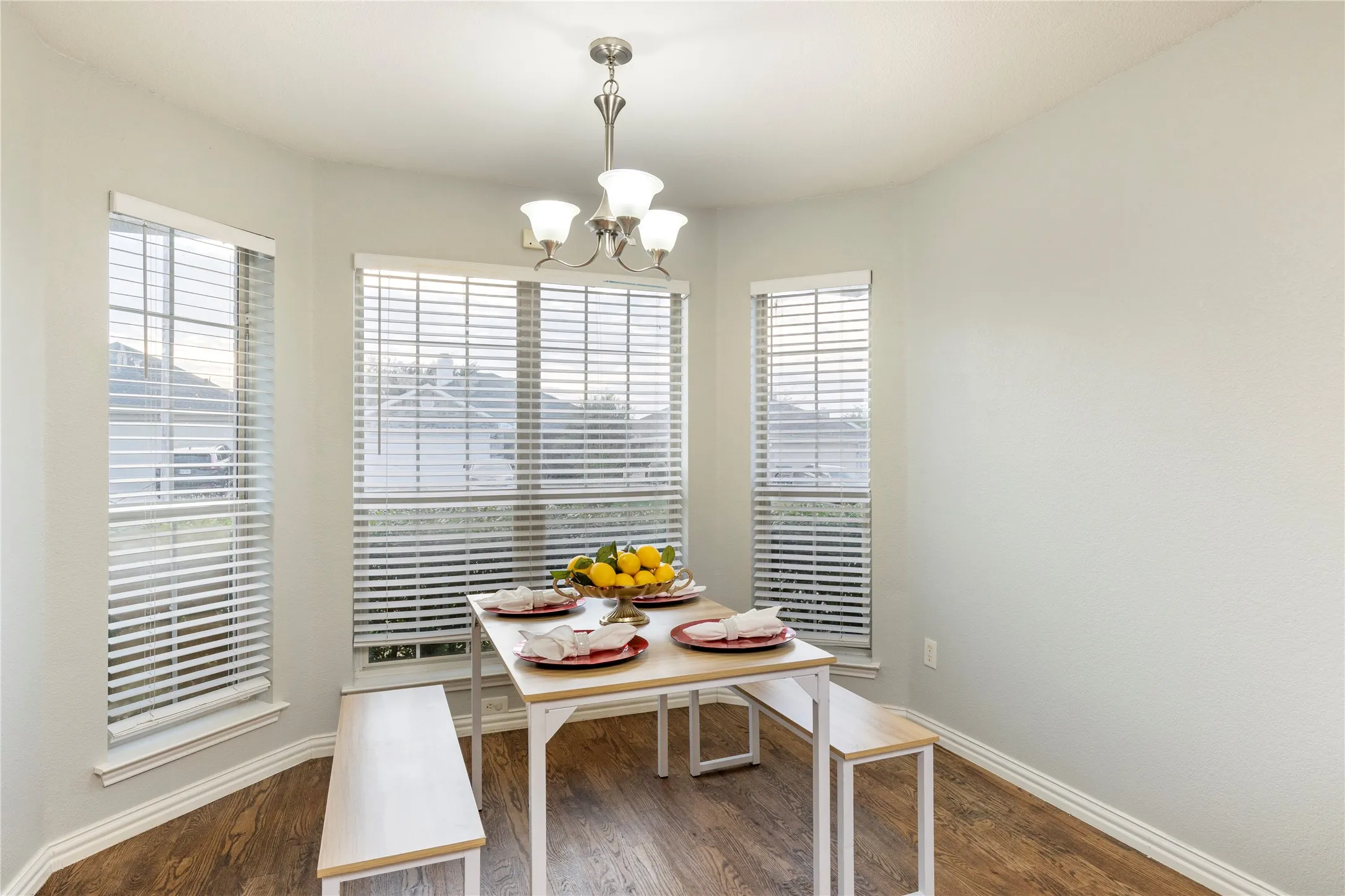 Single Family Residence For Sale in Tarrant County , 1211 Varacruz Drive, Arlington, Texas 76010, 3 Bedroom, 2 Bathroom, 2 Garage spaces, 1,283 Sqft, built in 2003, mls#21400687, Real Estate Agent in Arlington, Homes For Sale in Tarrant county, Homes For Sale in Arlington, Realtor in Arlington Texas, Real Estate Brokerage Independent Realty Texas, Luminita Cordes Realtor