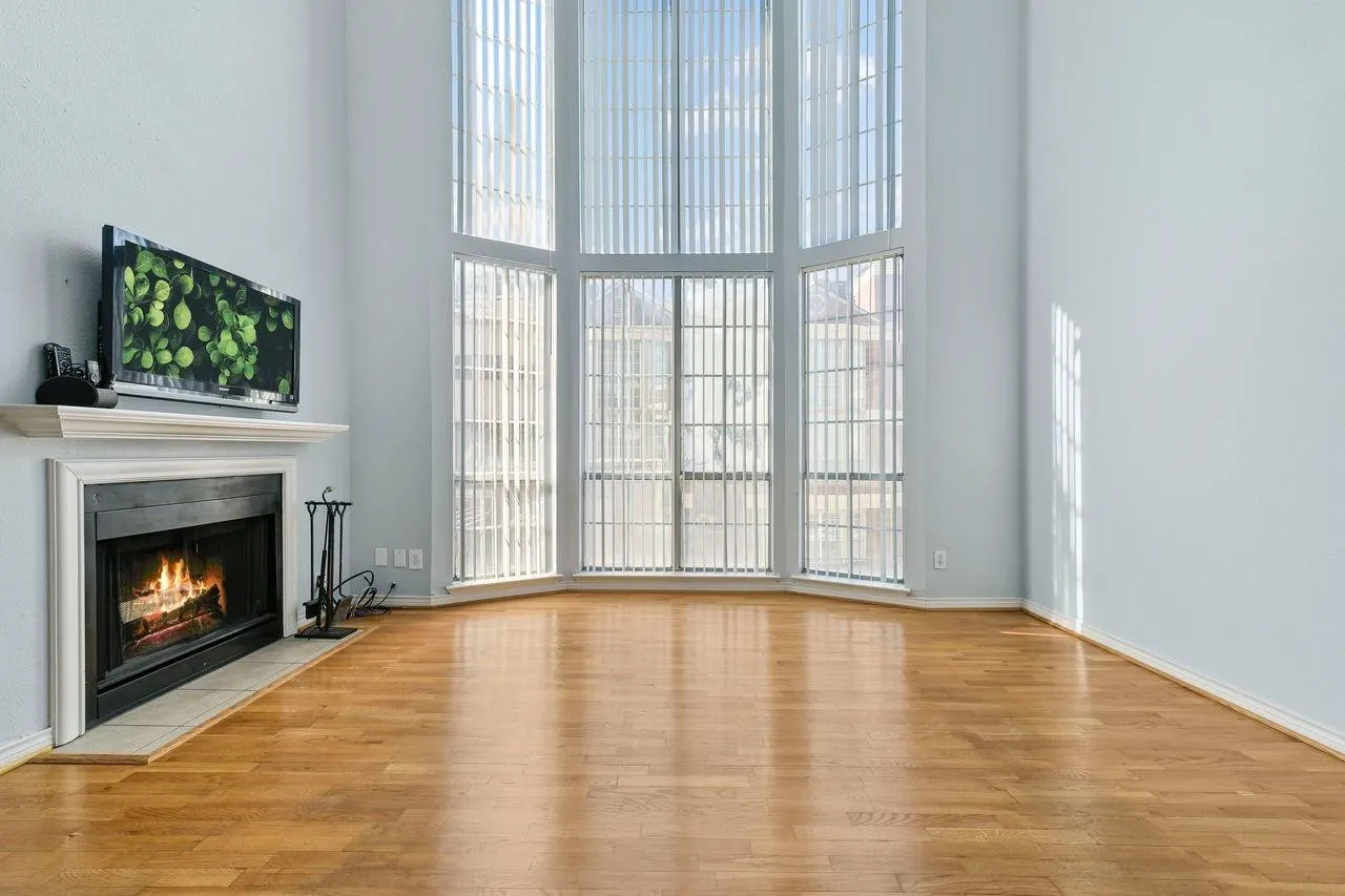 Condominium For Rent in Dallas County , 3100 Cole Avenue 211, Dallas, Texas 75204, 2 Bedroom, 2 Bathroom, 2 Garage spaces, 1,037 Sqft, built in 1984, mls#21400688, Real Estate Agent in Dallas, Homes For Rent in Dallas county, Homes For Rent in Dallas, Realtor in Dallas Texas, Real Estate Brokerage Independent Realty Texas, Luminita Cordes Realtor