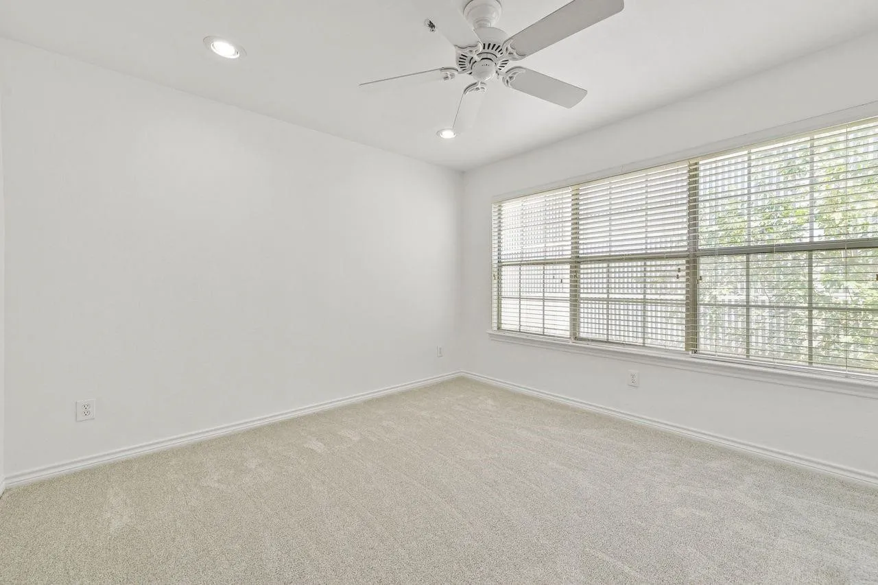 Condominium For Rent in Dallas County , 3100 Cole Avenue 211, Dallas, Texas 75204, 2 Bedroom, 2 Bathroom, 2 Garage spaces, 1,037 Sqft, built in 1984, mls#21400688, Real Estate Agent in Dallas, Homes For Rent in Dallas county, Homes For Rent in Dallas, Realtor in Dallas Texas, Real Estate Brokerage Independent Realty Texas, Luminita Cordes Realtor