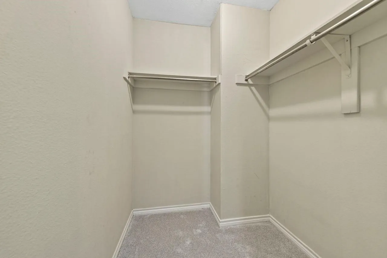 Condominium For Rent in Dallas County , 3100 Cole Avenue 211, Dallas, Texas 75204, 2 Bedroom, 2 Bathroom, 2 Garage spaces, 1,037 Sqft, built in 1984, mls#21400688, Real Estate Agent in Dallas, Homes For Rent in Dallas county, Homes For Rent in Dallas, Realtor in Dallas Texas, Real Estate Brokerage Independent Realty Texas, Luminita Cordes Realtor