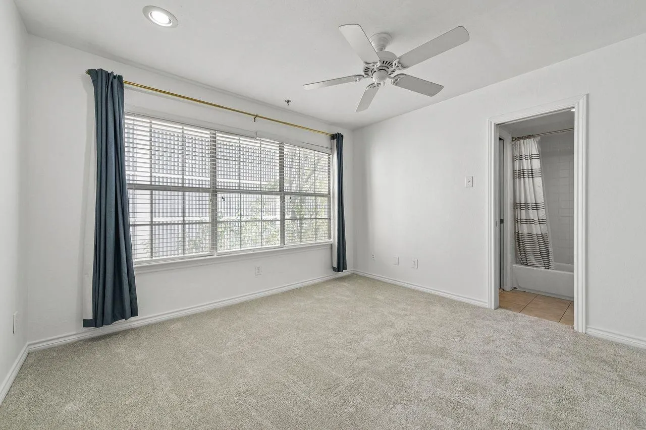 Condominium For Rent in Dallas County , 3100 Cole Avenue 211, Dallas, Texas 75204, 2 Bedroom, 2 Bathroom, 2 Garage spaces, 1,037 Sqft, built in 1984, mls#21400688, Real Estate Agent in Dallas, Homes For Rent in Dallas county, Homes For Rent in Dallas, Realtor in Dallas Texas, Real Estate Brokerage Independent Realty Texas, Luminita Cordes Realtor