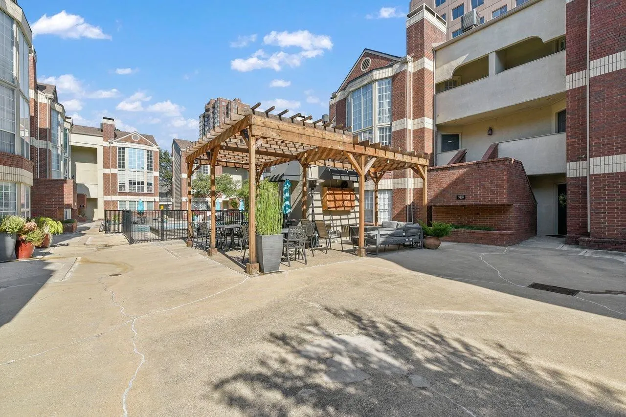 Condominium For Rent in Dallas County , 3100 Cole Avenue 211, Dallas, Texas 75204, 2 Bedroom, 2 Bathroom, 2 Garage spaces, 1,037 Sqft, built in 1984, mls#21400688, Real Estate Agent in Dallas, Homes For Rent in Dallas county, Homes For Rent in Dallas, Realtor in Dallas Texas, Real Estate Brokerage Independent Realty Texas, Luminita Cordes Realtor
