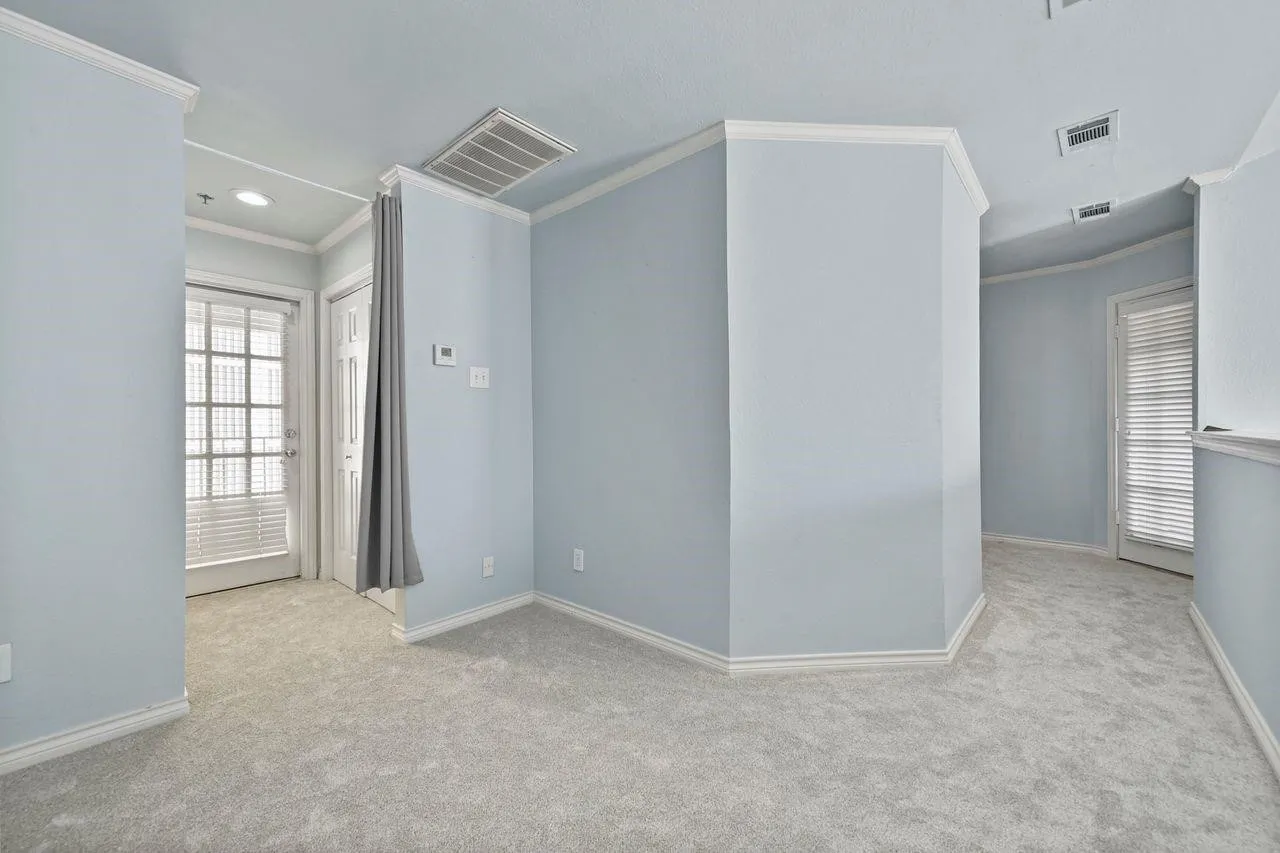 Condominium For Rent in Dallas County , 3100 Cole Avenue 211, Dallas, Texas 75204, 2 Bedroom, 2 Bathroom, 2 Garage spaces, 1,037 Sqft, built in 1984, mls#21400688, Real Estate Agent in Dallas, Homes For Rent in Dallas county, Homes For Rent in Dallas, Realtor in Dallas Texas, Real Estate Brokerage Independent Realty Texas, Luminita Cordes Realtor
