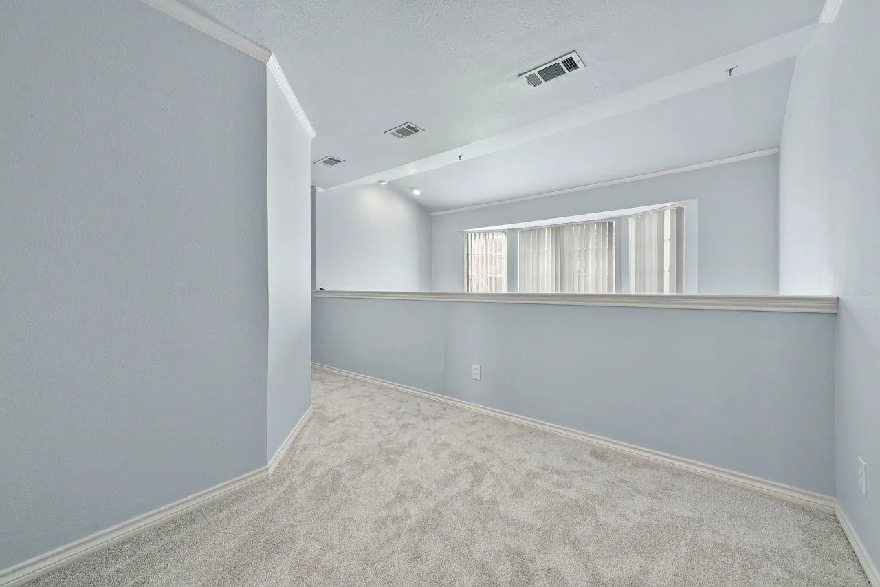 Condominium For Rent in Dallas County , 3100 Cole Avenue 211, Dallas, Texas 75204, 2 Bedroom, 2 Bathroom, 2 Garage spaces, 1,037 Sqft, built in 1984, mls#21400688, Real Estate Agent in Dallas, Homes For Rent in Dallas county, Homes For Rent in Dallas, Realtor in Dallas Texas, Real Estate Brokerage Independent Realty Texas, Luminita Cordes Realtor