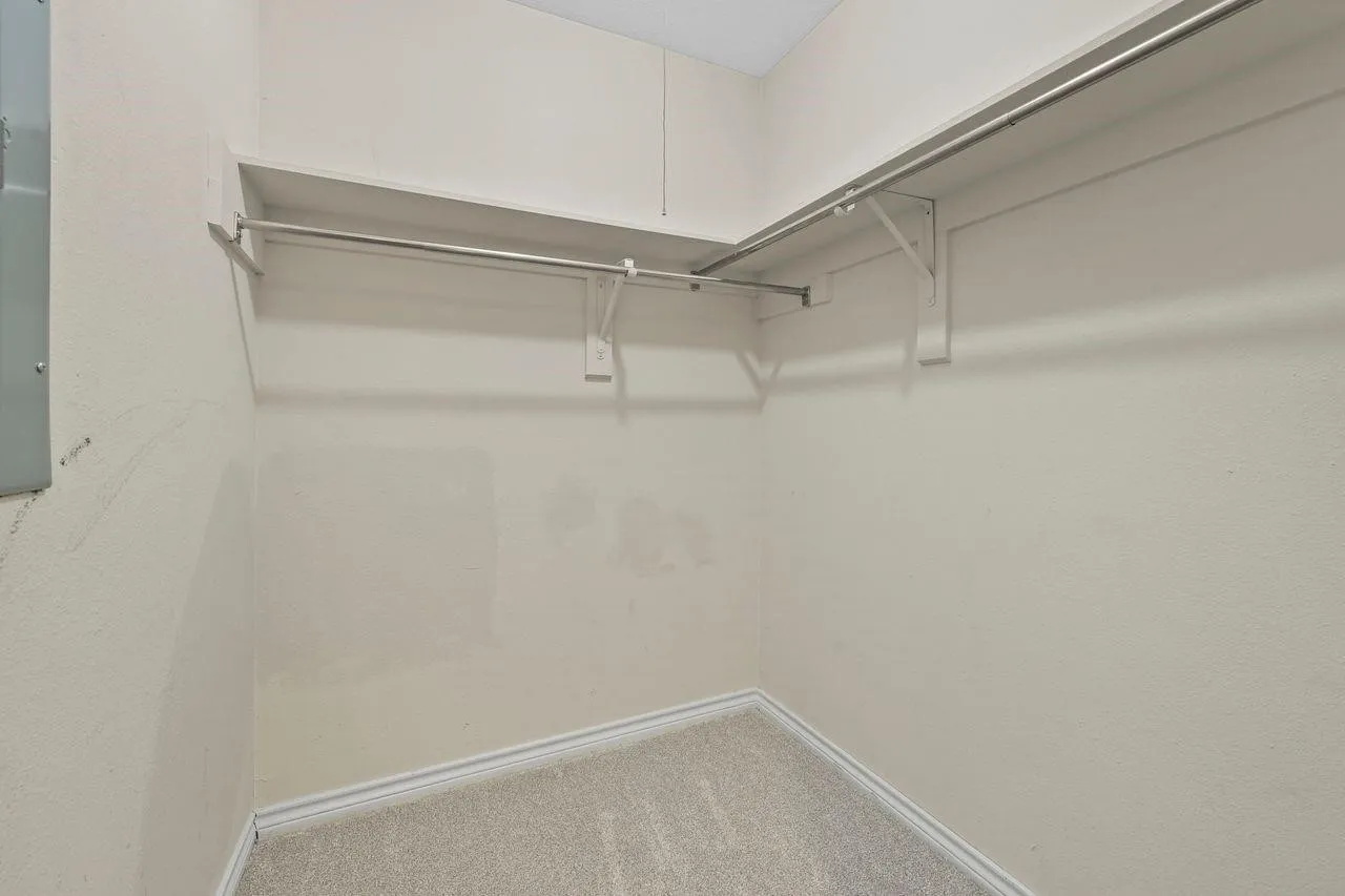 Condominium For Rent in Dallas County , 3100 Cole Avenue 211, Dallas, Texas 75204, 2 Bedroom, 2 Bathroom, 2 Garage spaces, 1,037 Sqft, built in 1984, mls#21400688, Real Estate Agent in Dallas, Homes For Rent in Dallas county, Homes For Rent in Dallas, Realtor in Dallas Texas, Real Estate Brokerage Independent Realty Texas, Luminita Cordes Realtor