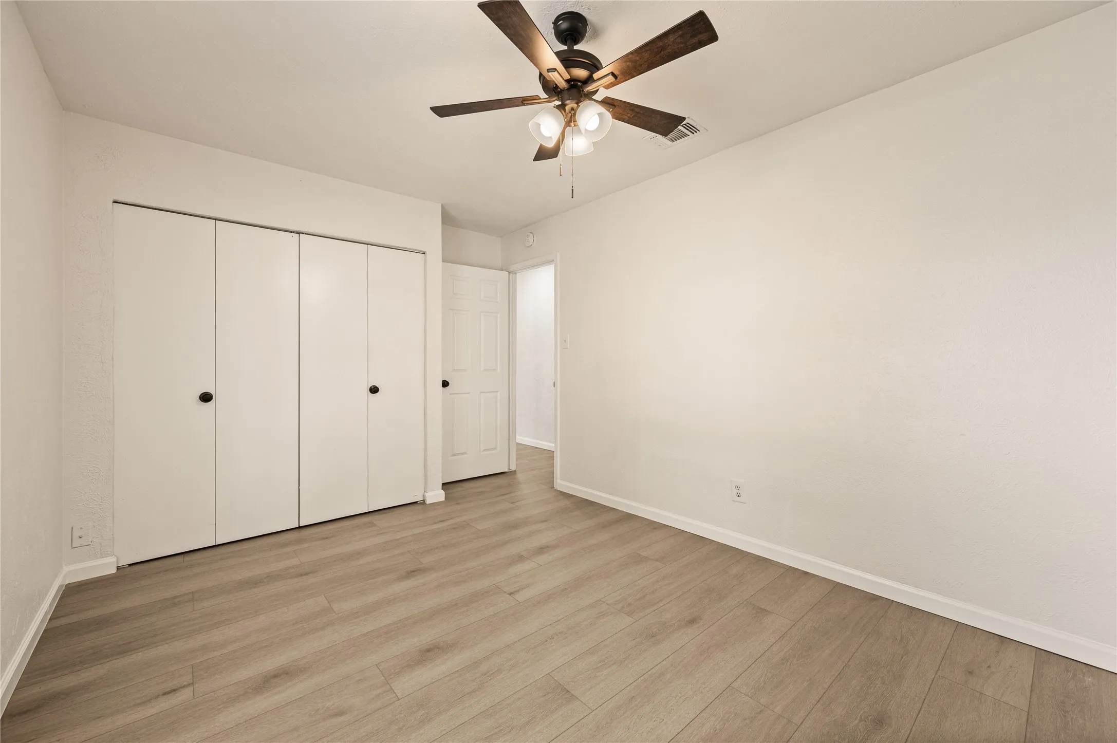 Single Family Residence For Sale in Tarrant County , 4744 China Rose Drive, Fort Worth, Texas 76137, 2 Bedroom, 1 Bathroom, 1 Garage spaces, 1,000 Sqft, built in 1983, mls#21400673, Real Estate Agent in Fort Worth, Homes For Sale in Tarrant county, Homes For Sale in Fort Worth, Realtor in Fort Worth Texas, Real Estate Brokerage Independent Realty Texas, Luminita Cordes Realtor