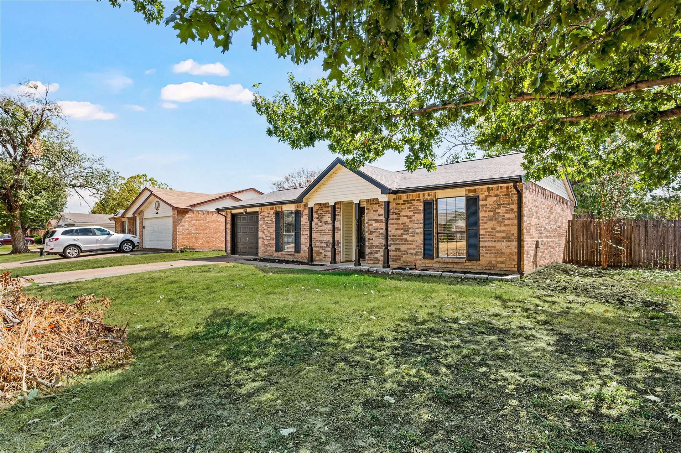 Single Family Residence For Sale in Tarrant County , 4744 China Rose Drive, Fort Worth, Texas 76137, 2 Bedroom, 1 Bathroom, 1 Garage spaces, 1,000 Sqft, built in 1983, mls#21400673, Real Estate Agent in Fort Worth, Homes For Sale in Tarrant county, Homes For Sale in Fort Worth, Realtor in Fort Worth Texas, Real Estate Brokerage Independent Realty Texas, Luminita Cordes Realtor