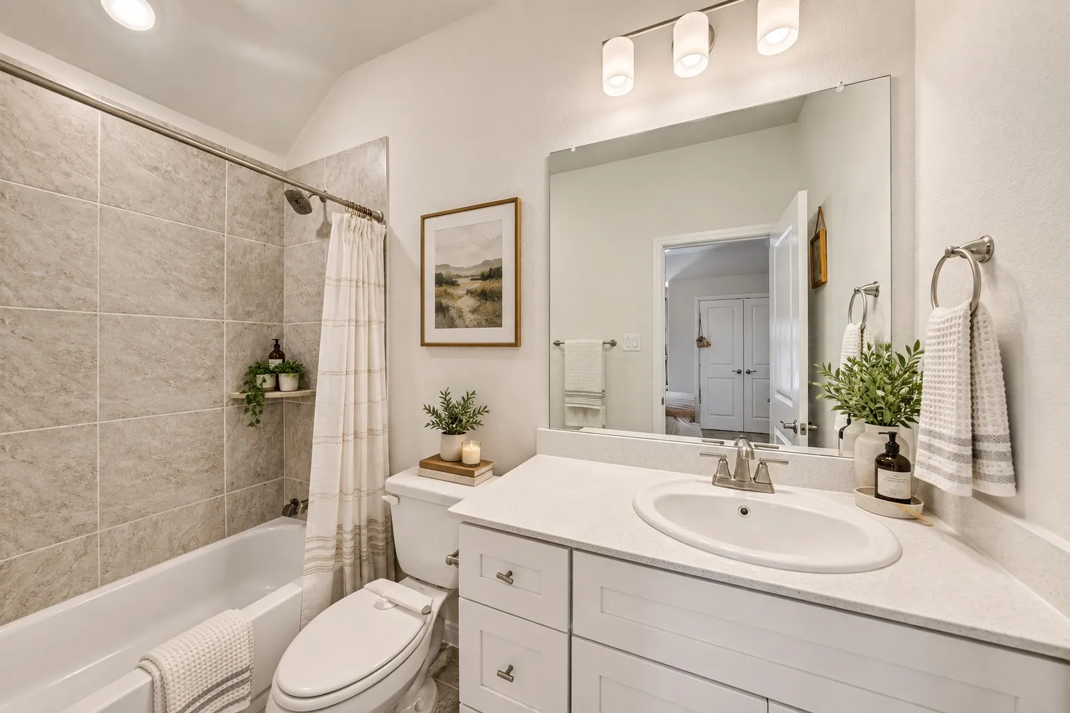 FULL bathroom upstairs