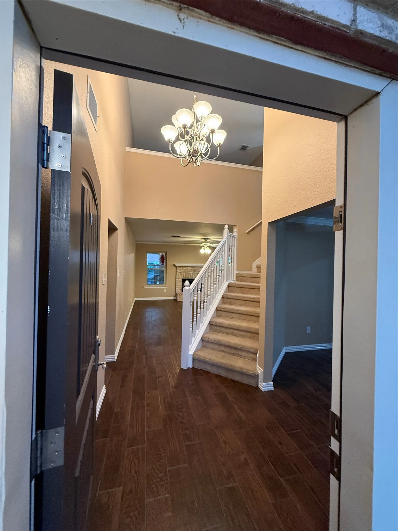 Single Family Residence For Sale in Tarrant County , 916 Pennsylvania Drive, Saginaw, Texas 76131, 4 Bedroom, 3 Bathroom, 2 Garage spaces, 2,060 Sqft, built in 1995, mls#21397627, Real Estate Agent in Saginaw, Homes For Sale in Tarrant county, Homes For Sale in Saginaw, Realtor in Saginaw Texas, Real Estate Brokerage Independent Realty Texas, Luminita Cordes Realtor