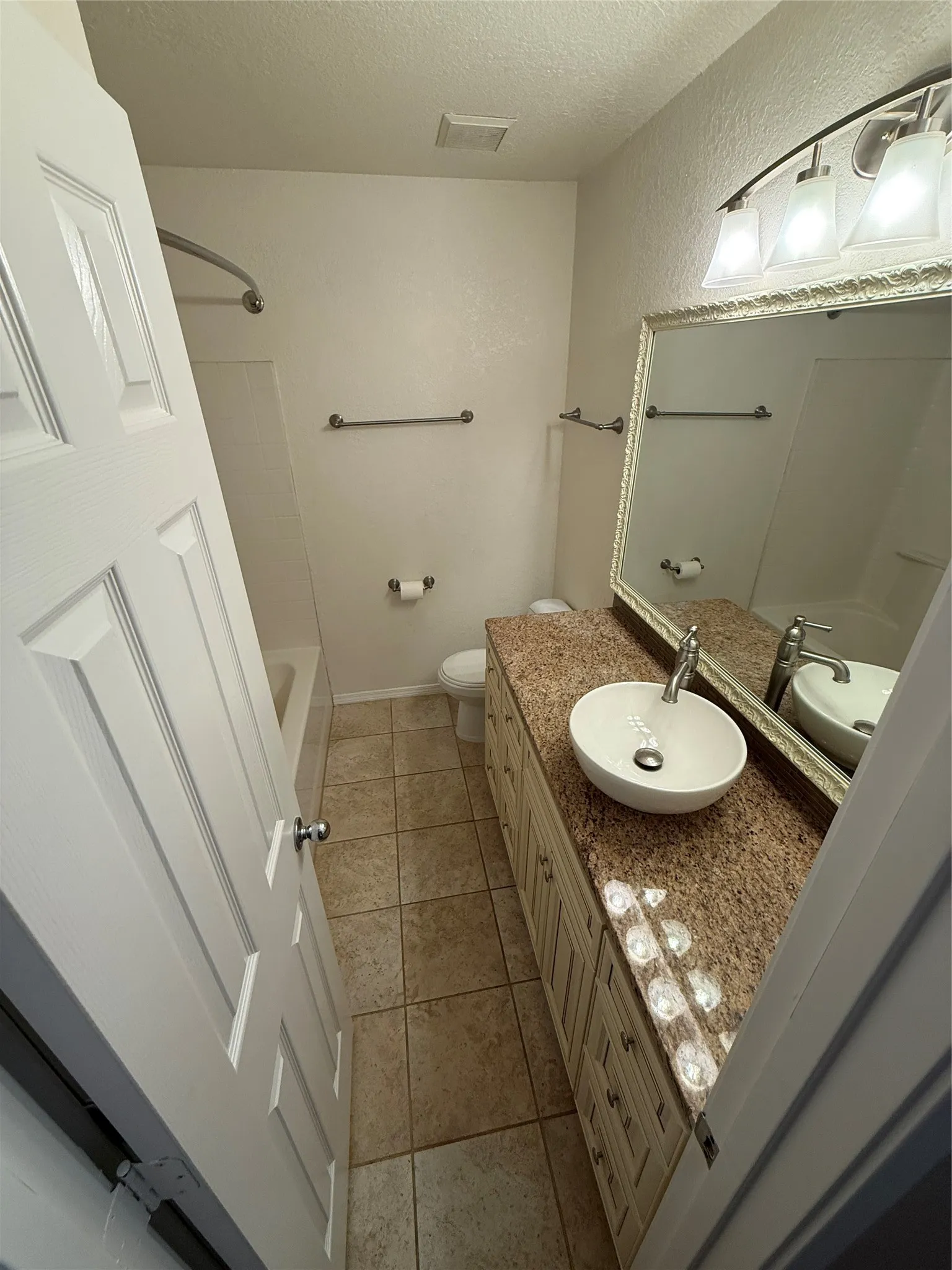 Single Family Residence For Sale in Tarrant County , 916 Pennsylvania Drive, Saginaw, Texas 76131, 4 Bedroom, 3 Bathroom, 2 Garage spaces, 2,060 Sqft, built in 1995, mls#21397627, Real Estate Agent in Saginaw, Homes For Sale in Tarrant county, Homes For Sale in Saginaw, Realtor in Saginaw Texas, Real Estate Brokerage Independent Realty Texas, Luminita Cordes Realtor