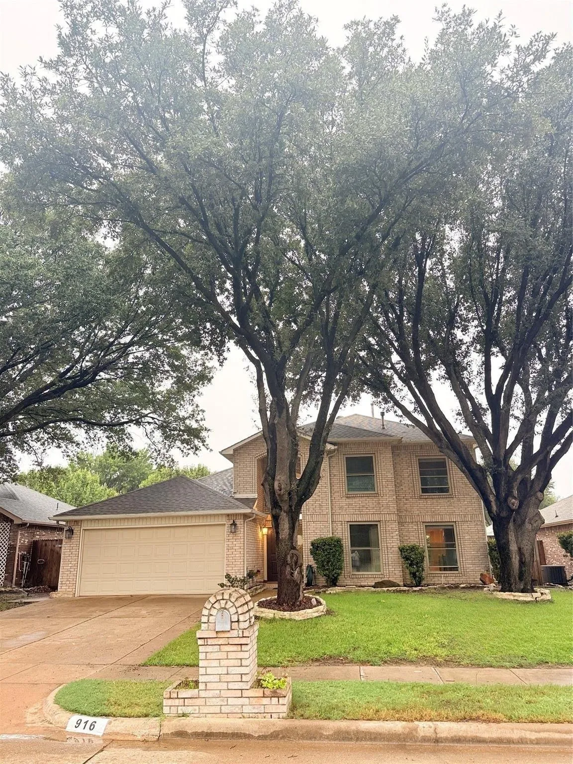 Single Family Residence For Sale in Tarrant County , 916 Pennsylvania Drive, Saginaw, Texas 76131, 4 Bedroom, 3 Bathroom, 2 Garage spaces, 2,060 Sqft, built in 1995, mls#21397627, Real Estate Agent in Saginaw, Homes For Sale in Tarrant county, Homes For Sale in Saginaw, Realtor in Saginaw Texas, Real Estate Brokerage Independent Realty Texas, Luminita Cordes Realtor