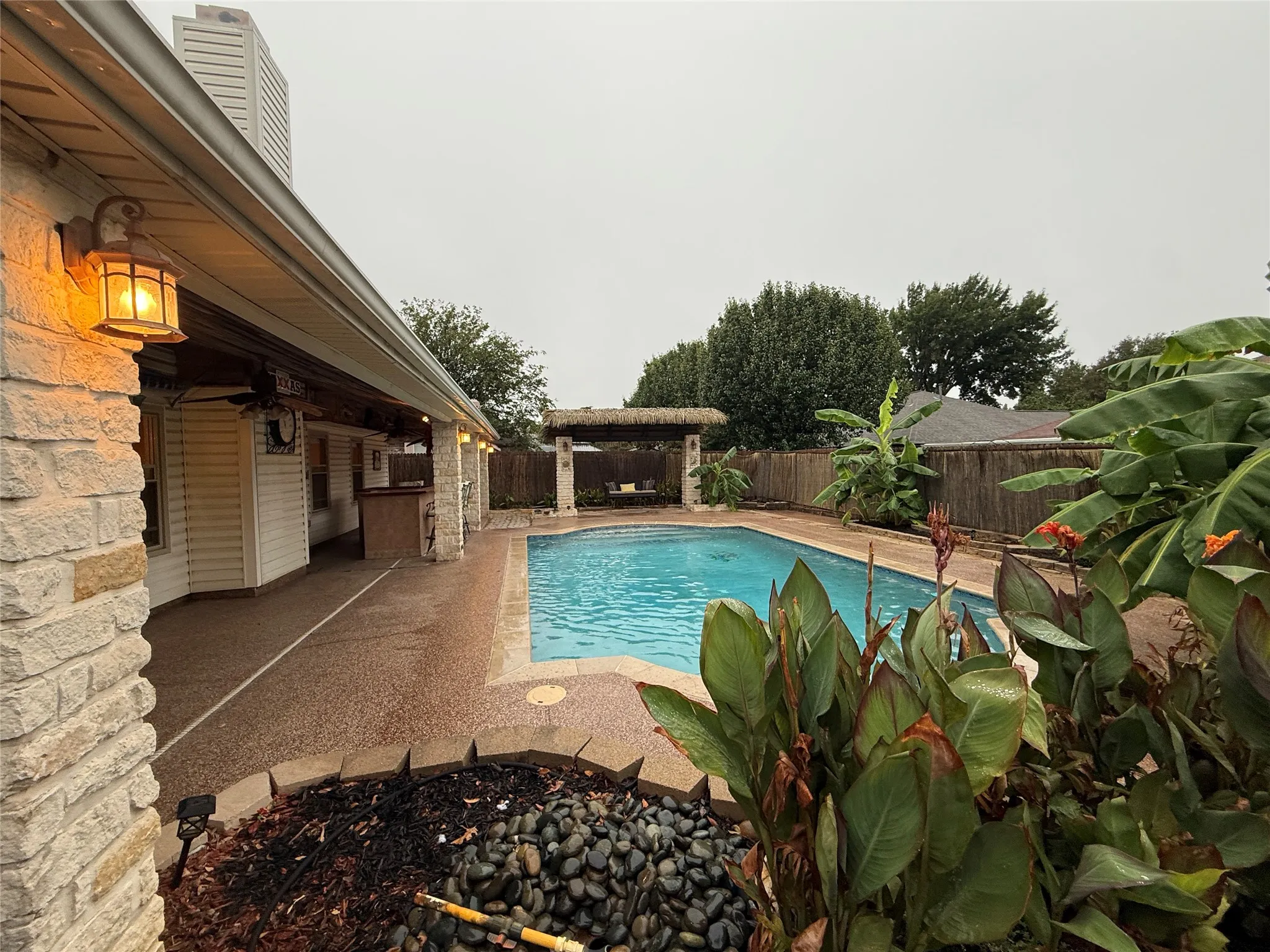 Single Family Residence For Sale in Tarrant County , 916 Pennsylvania Drive, Saginaw, Texas 76131, 4 Bedroom, 3 Bathroom, 2 Garage spaces, 2,060 Sqft, built in 1995, mls#21397627, Real Estate Agent in Saginaw, Homes For Sale in Tarrant county, Homes For Sale in Saginaw, Realtor in Saginaw Texas, Real Estate Brokerage Independent Realty Texas, Luminita Cordes Realtor