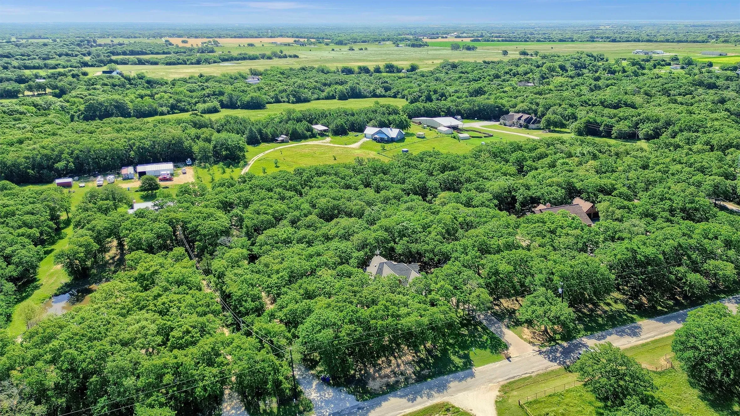 Single Family Residence For Sale in Grayson County , 1090 Riley Road, Whitesboro, Texas 76273, 4 Bedroom, 3 Bathroom, 3 Garage spaces, 3,100 Sqft, built in 2003, mls#21391366, Real Estate Agent in Whitesboro, Homes For Sale in Grayson county, Homes For Sale in Whitesboro, Realtor in Whitesboro Texas, Real Estate Brokerage Independent Realty Texas, Luminita Cordes Realtor